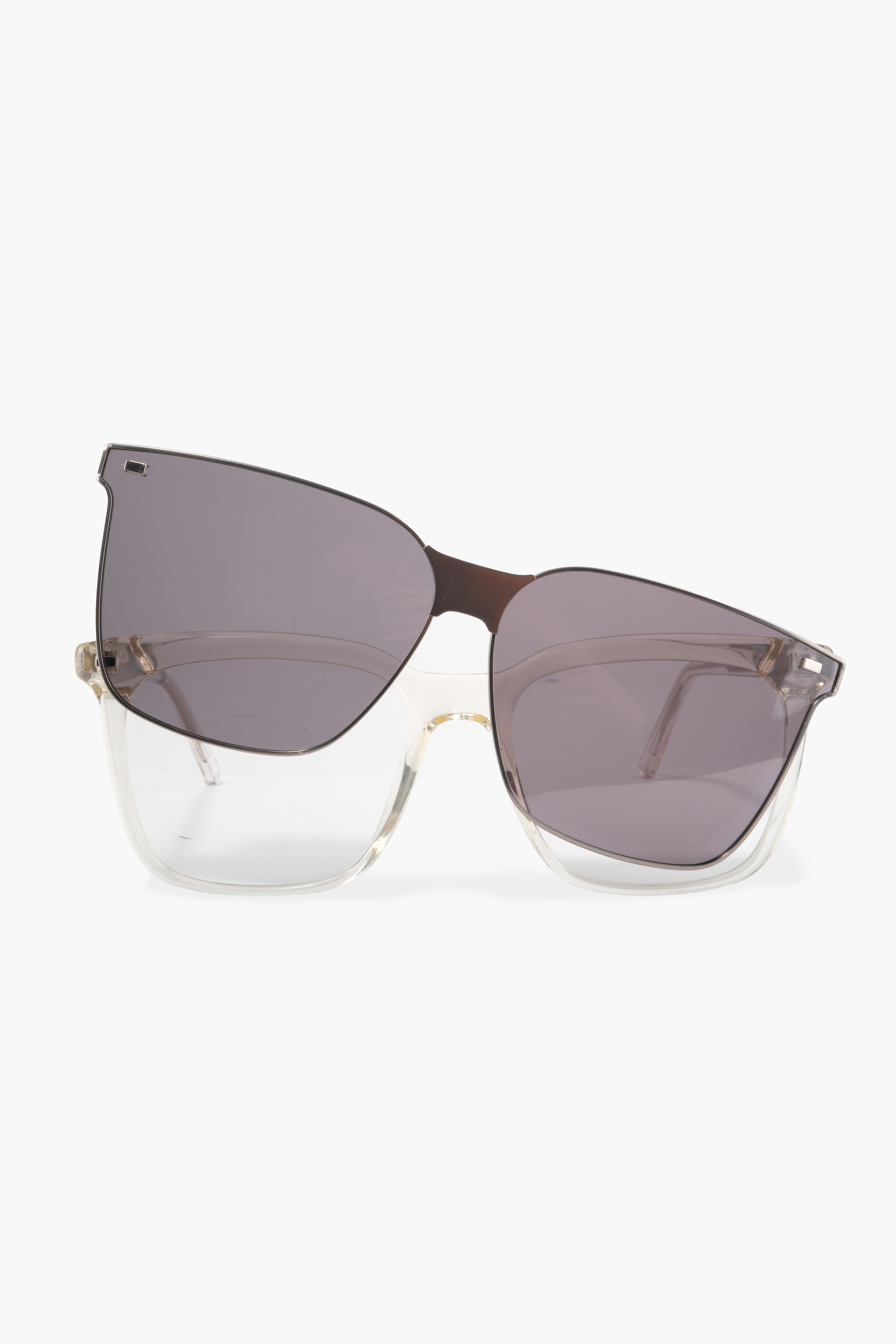ROYAL EYEWEAR RE98020 MIKNATISLI ÖN ÇERÇEVESİ ÇIKARILABİLEN GRİ GÜNEŞ GÖZLÜĞÜGözlükWATCHOFROYALRE98020ROYAL EYEWEAR RE98020 MIKNATISLI ÖN ÇERÇEVESİ ÇIKARILABİLEN GRİ GÜNEŞ GÖZLÜĞÜ