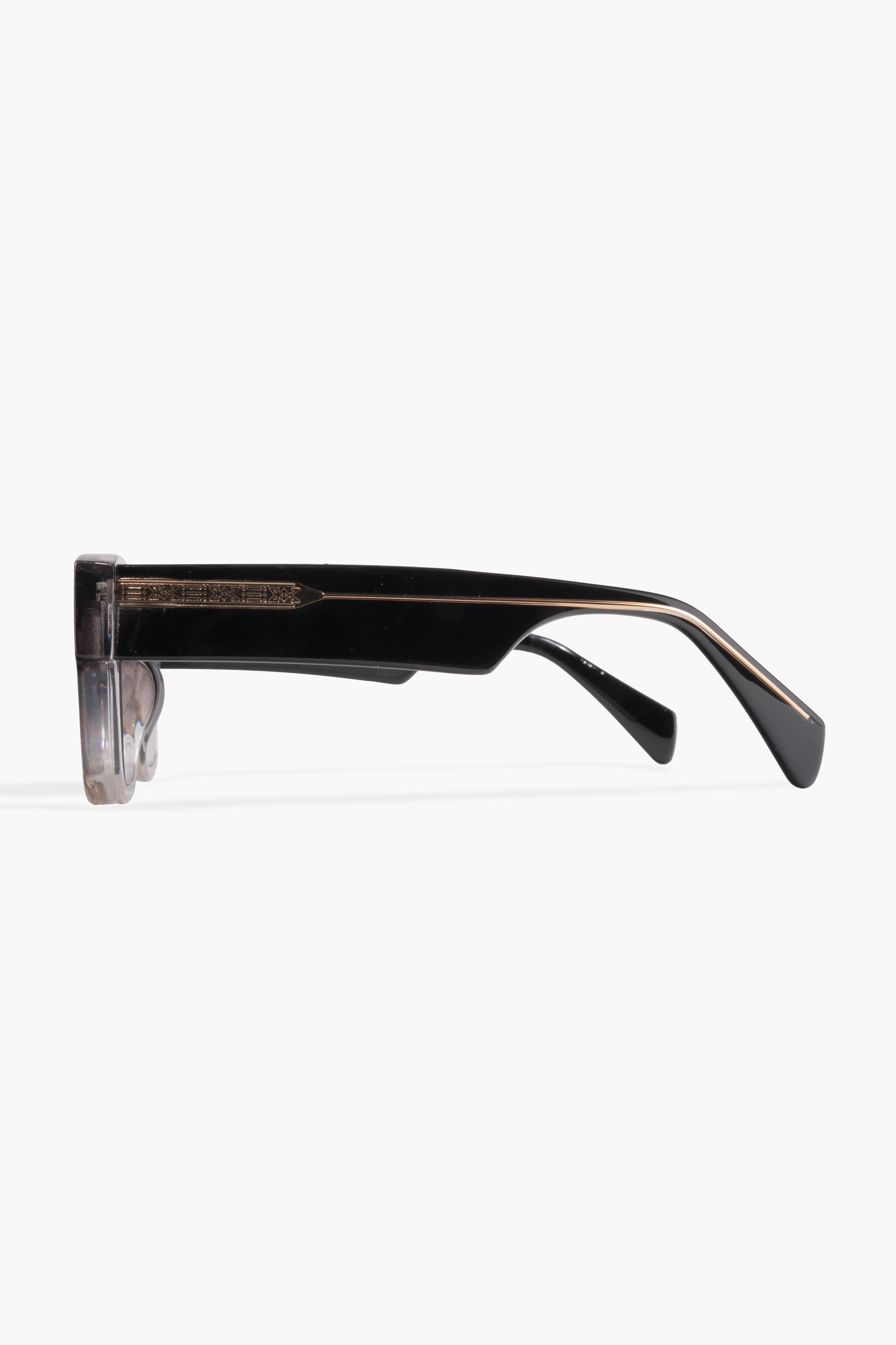 ROYAL EYEWEAR RE9805 TRANSPARAN SİYAH UNISEX GÜNEŞ GÖZLÜĞÜGözlükWATCHOFROYALRE9805ROYAL EYEWEAR RE9805 TRANSPARAN SİYAH UNISEX GÜNEŞ GÖZLÜĞÜ