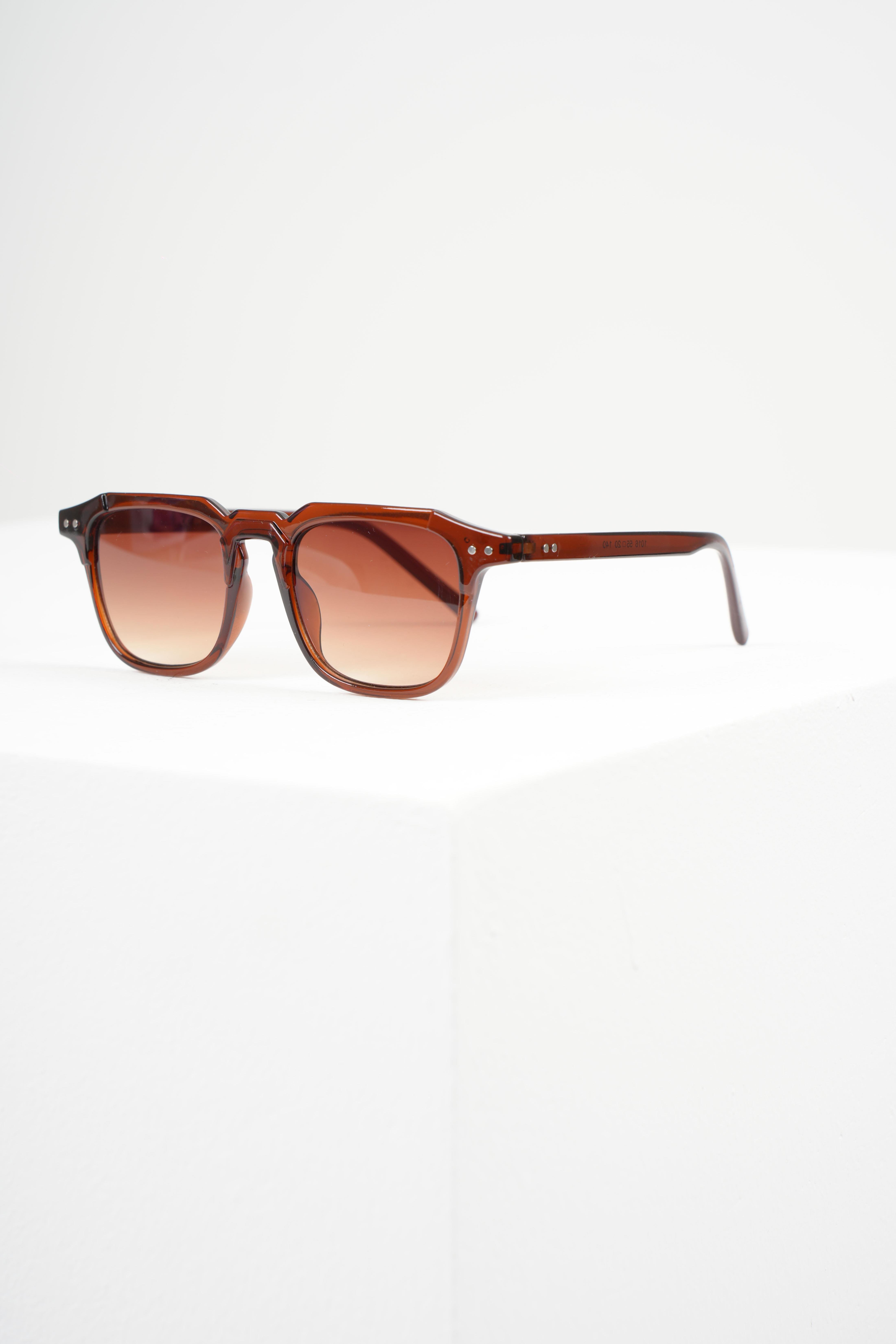 ROYAL EYEWEAR RE981 KAHVERENGİ GÜNEŞ GÖZLÜĞÜGözlükWATCHOFROYALRE981ROYAL EYEWEAR RE981 KAHVERENGİ GÜNEŞ GÖZLÜĞÜ