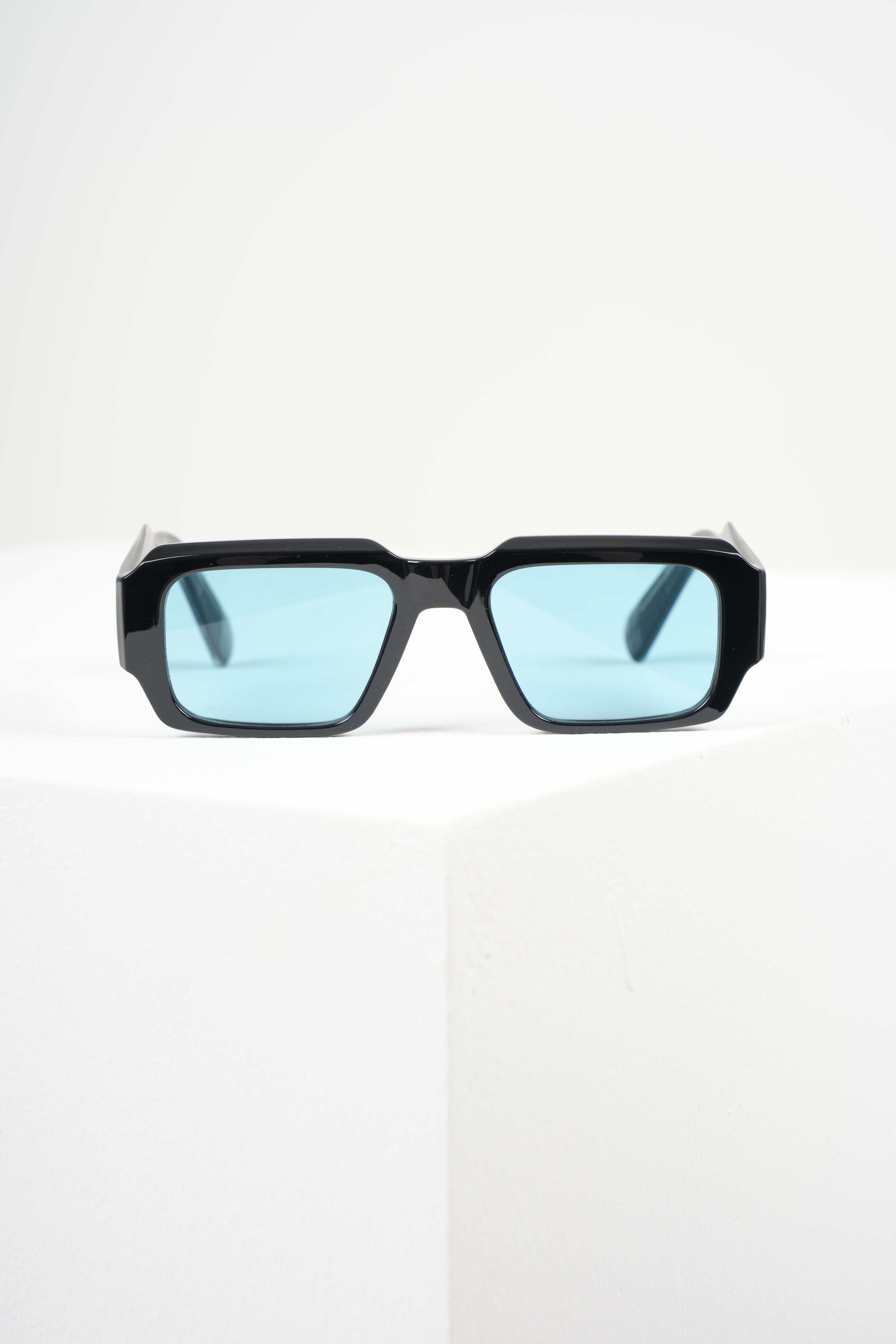 ROYAL EYEWEAR RE9888 SİYAH MAVİ UNISEX GÜNEŞ GÖZLÜĞÜGözlükWATCHOFROYALRE9888ROYAL EYEWEAR RE9888 SİYAH MAVİ UNISEX GÜNEŞ GÖZLÜĞÜ