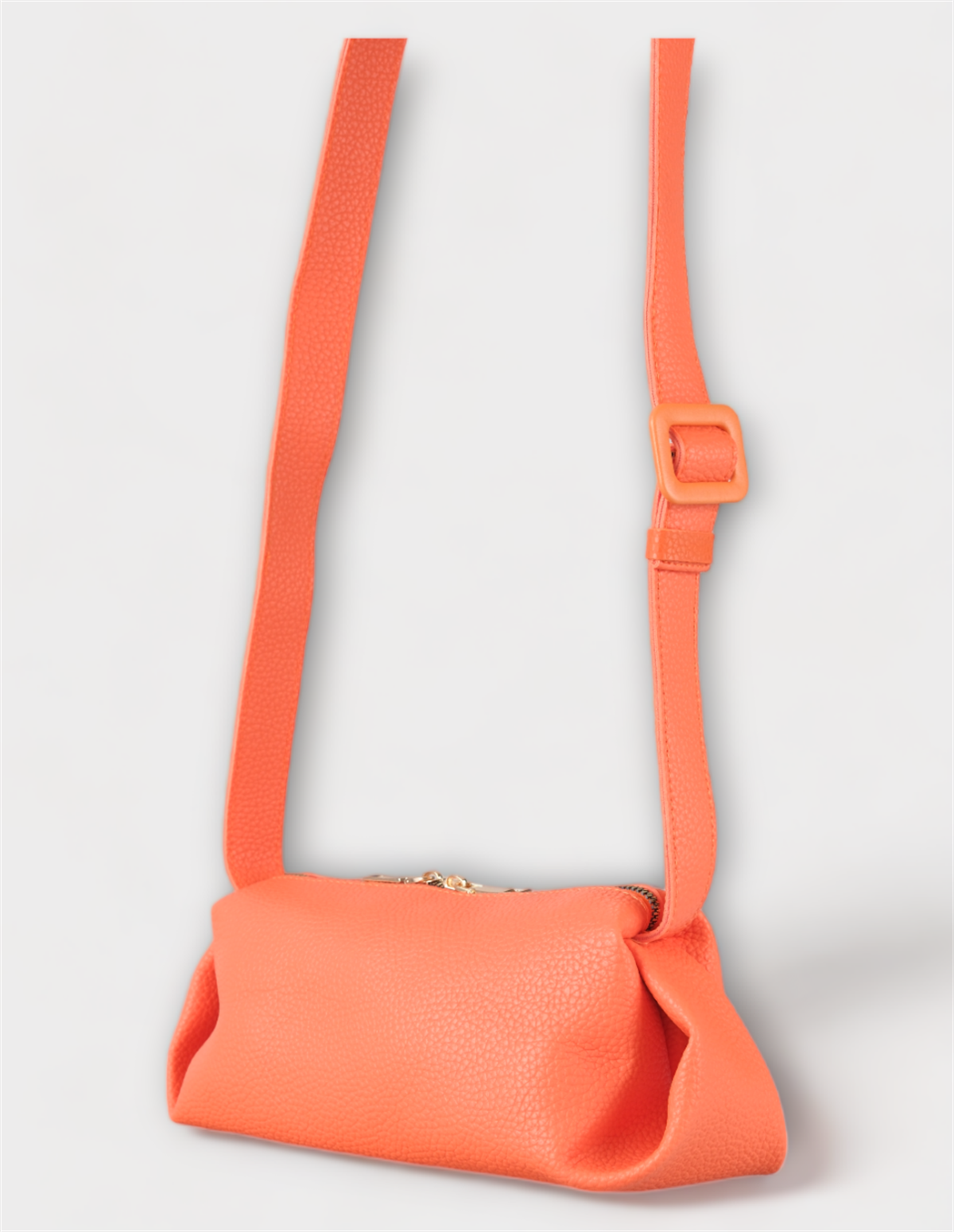 Kadın Çantası Turuncu Tek Askılı Tek Bölmeli  Deri Omuz Çantası ROSSKADIN ÇANTASIWATCHOFROYALROSSKadın Çantası Turuncu Tek Askılı Tek Bölmeli  Deri Omuz Çantası ROSS