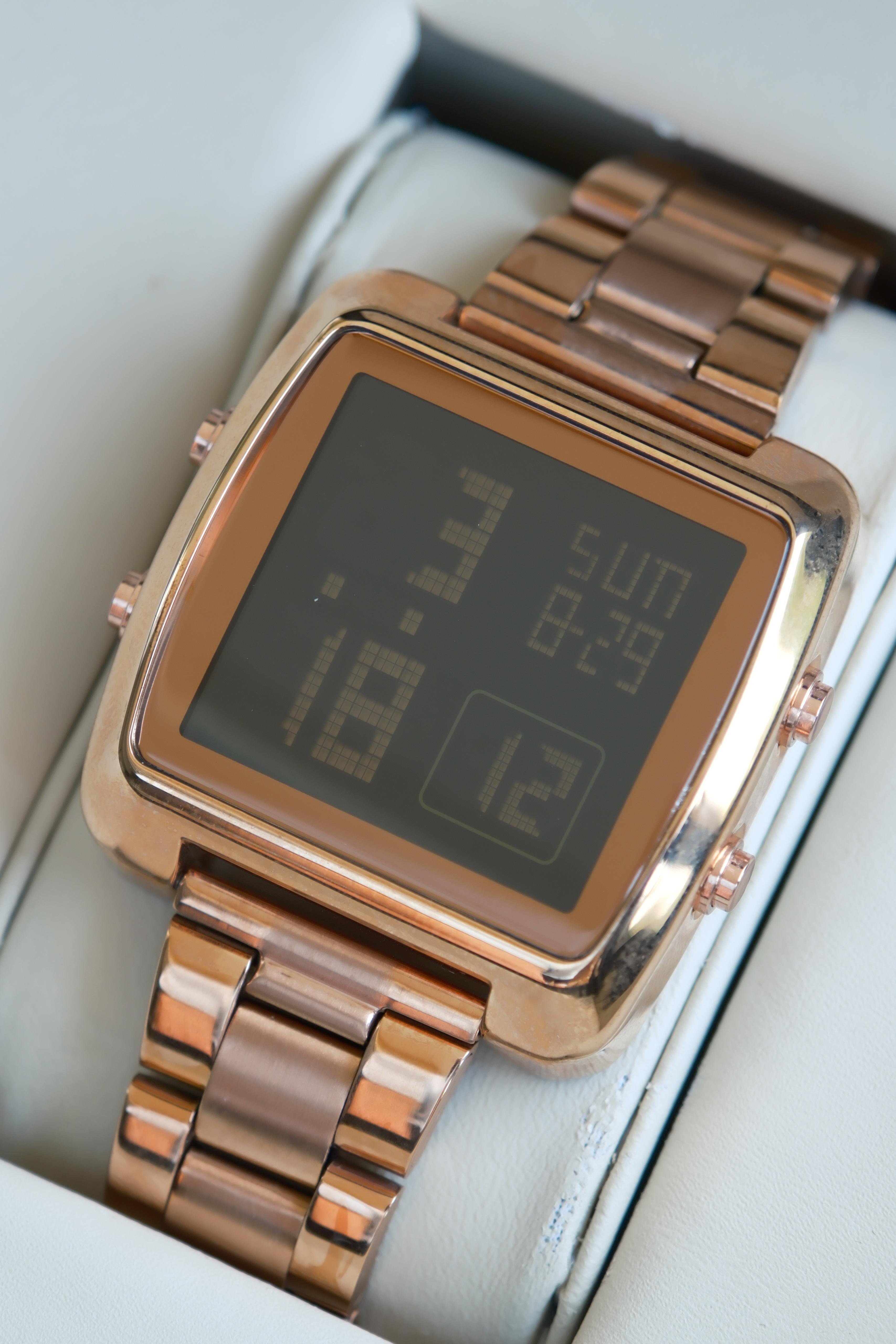 DIGITAL LED ROSE GOLD KOL SAATİKol SaatiWATCHOFROYALDGTLRSGOLDLEDDIGITAL LED ROSE GOLD KOL SAATİ