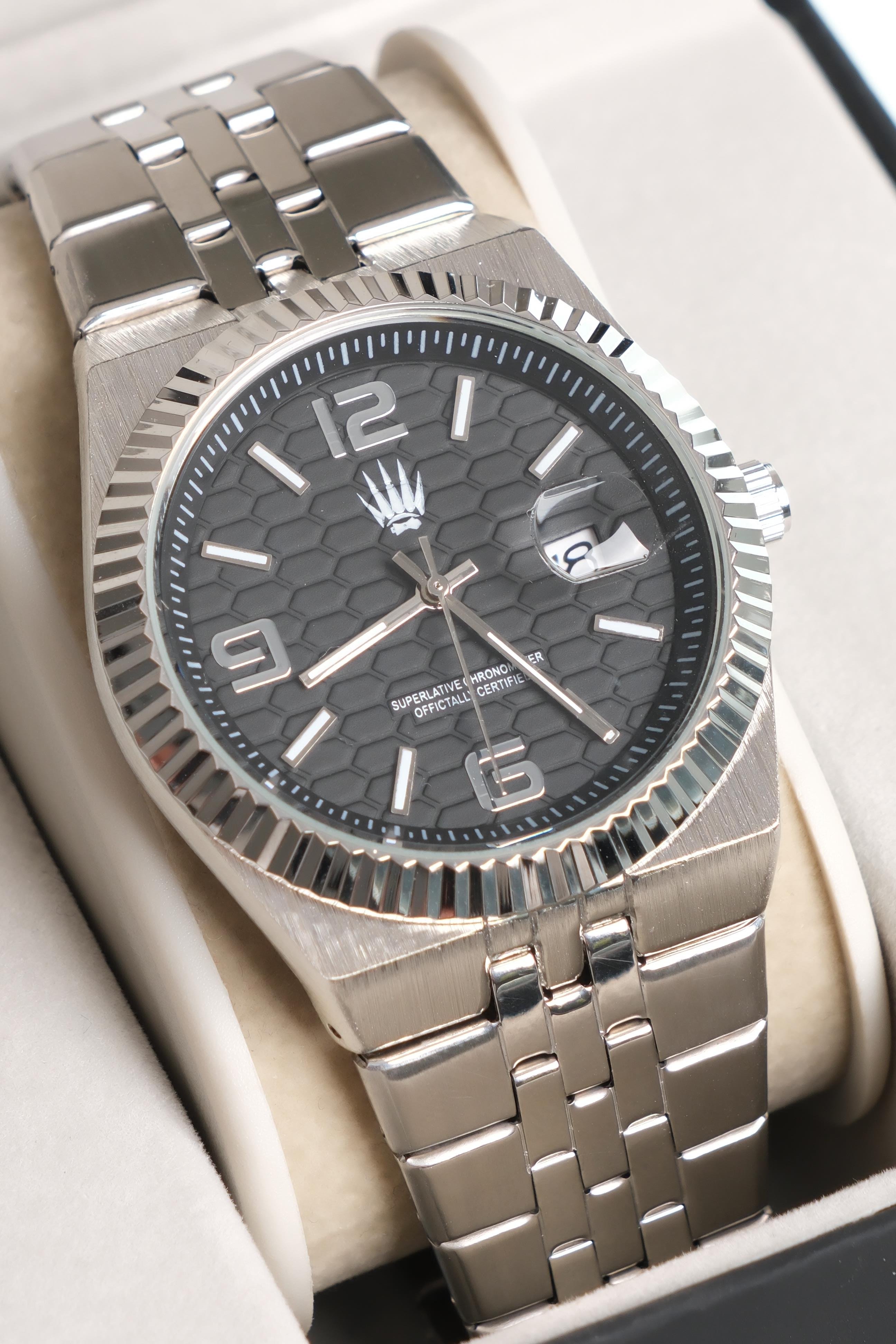 Hexora Prime Silver Black Çelik Kol SaatiWatchesWATCHOFROYALHexora PrimeHexora Prime Silver Black Çelik Kol Saati