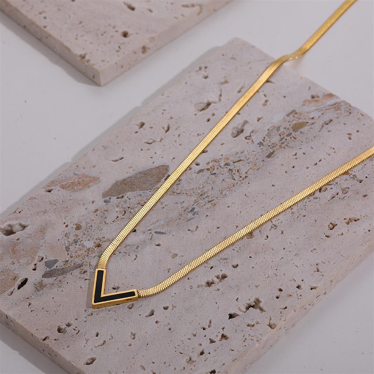 GIOVANNI GOLD ÇELİK KOLYE KOLYEWATCHOFROYALGIOVANNIGIOVANNI GOLD ÇELİK KOLYE 