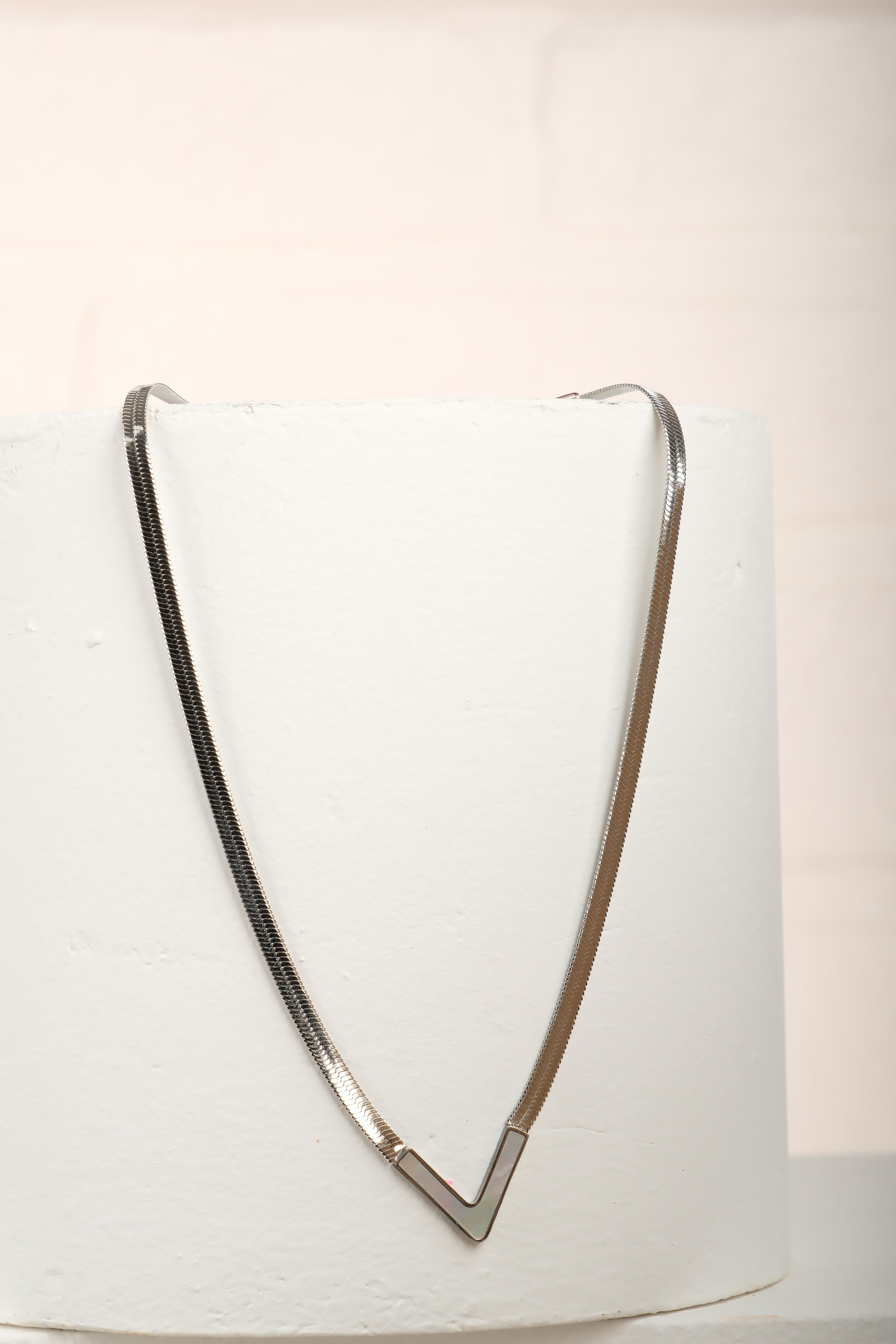 GIOVANNI BLACK  STEEL NECKLACE NecklaceWATCHOFROYALGIOVANNIGIOVANNI BLACK  STEEL NECKLACE 