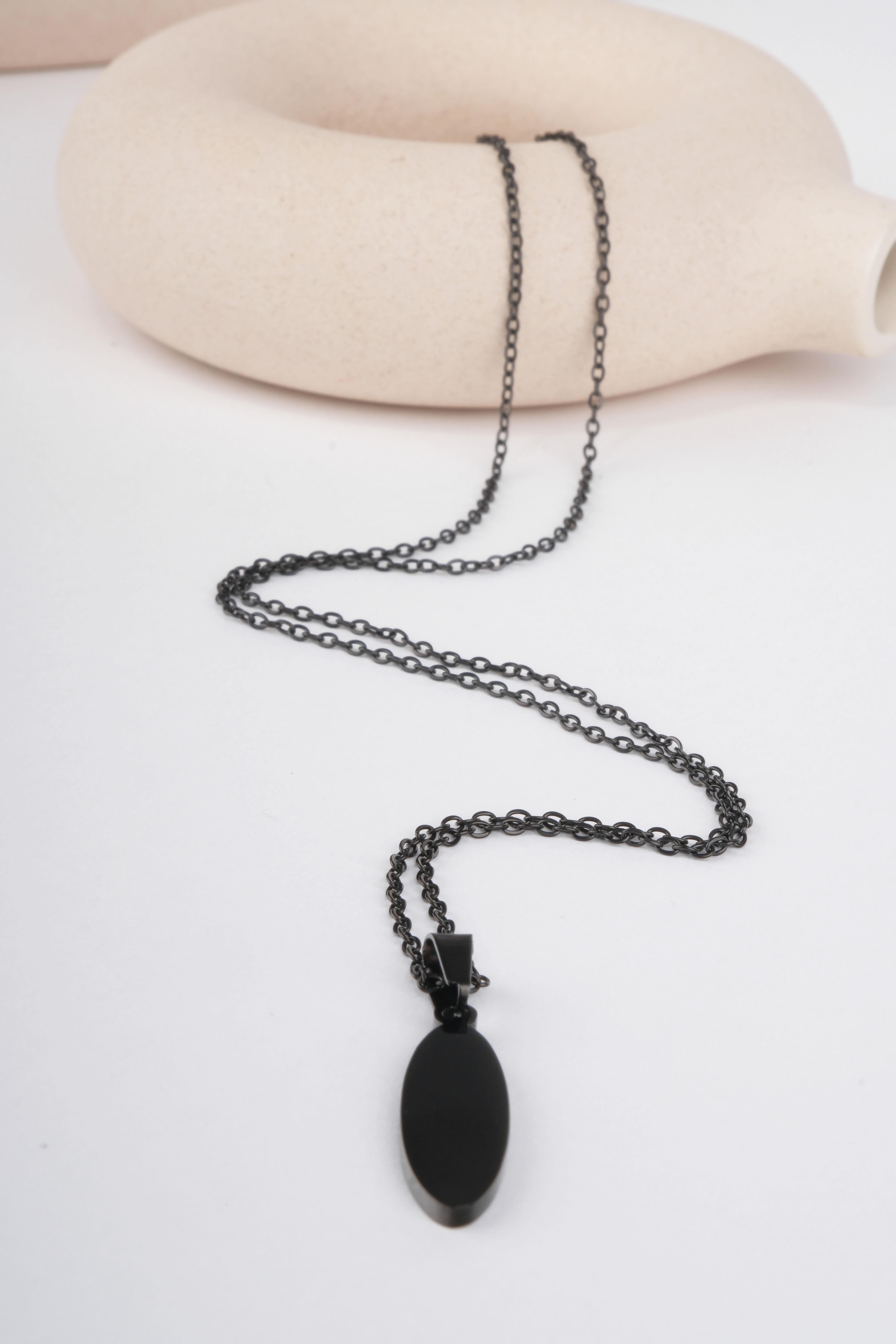 IVORY BLACK KOLYEKOLYEWATCHOFROYALIVRYBLCKIVORY BLACK KOLYE