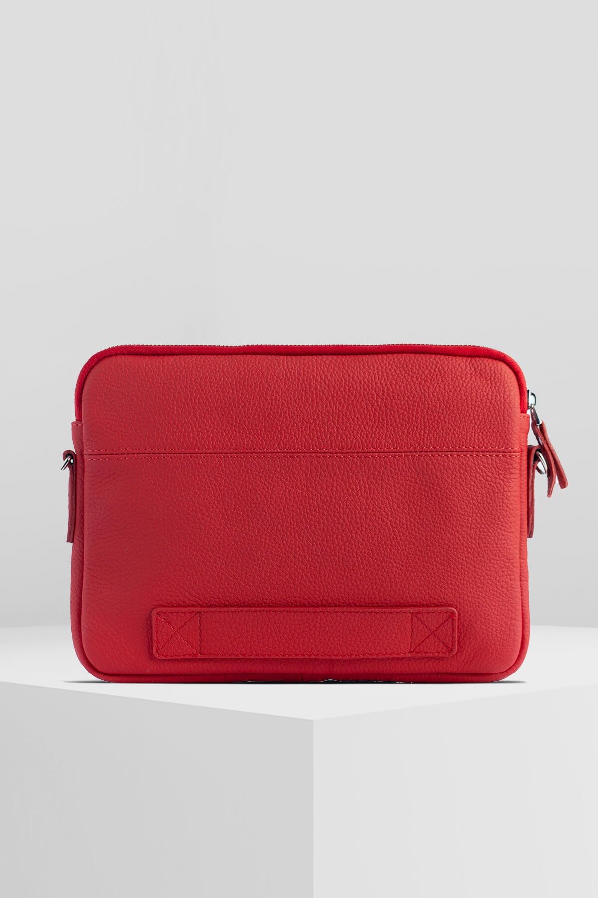 MAESTRIA KIRMIZI OMUZ ASKILI EL ÇANTASILAPTOP&EVRAK ÇANTASIWATCHOFROYALMAESTRIAMAESTRIA KIRMIZI OMUZ ASKILI EL ÇANTASI