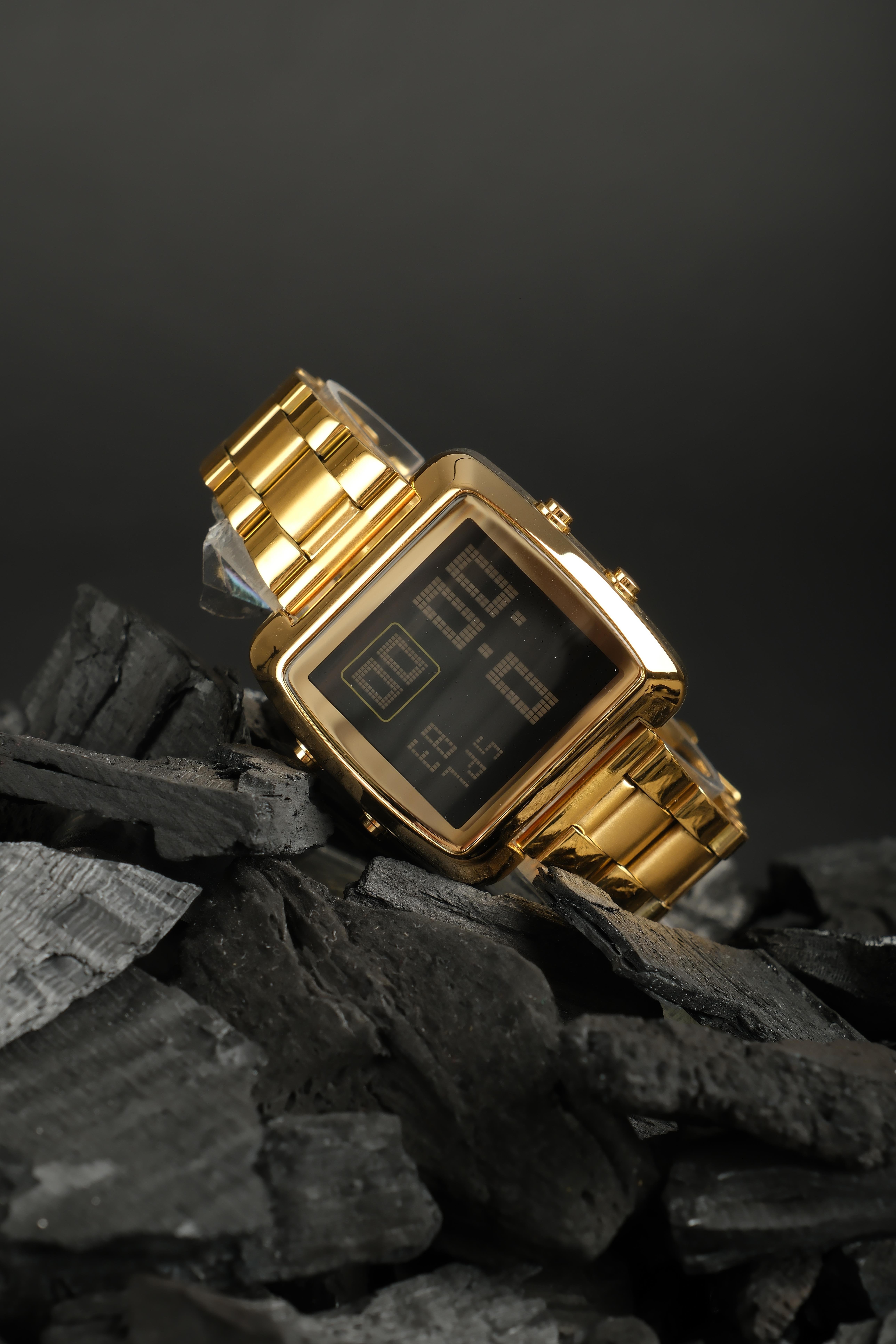 DIGITAL LED GOLD WRISTWATCHWatchesWATCHOFROYALDGTLGOLDLEDDIGITAL LED GOLD WRISTWATCH