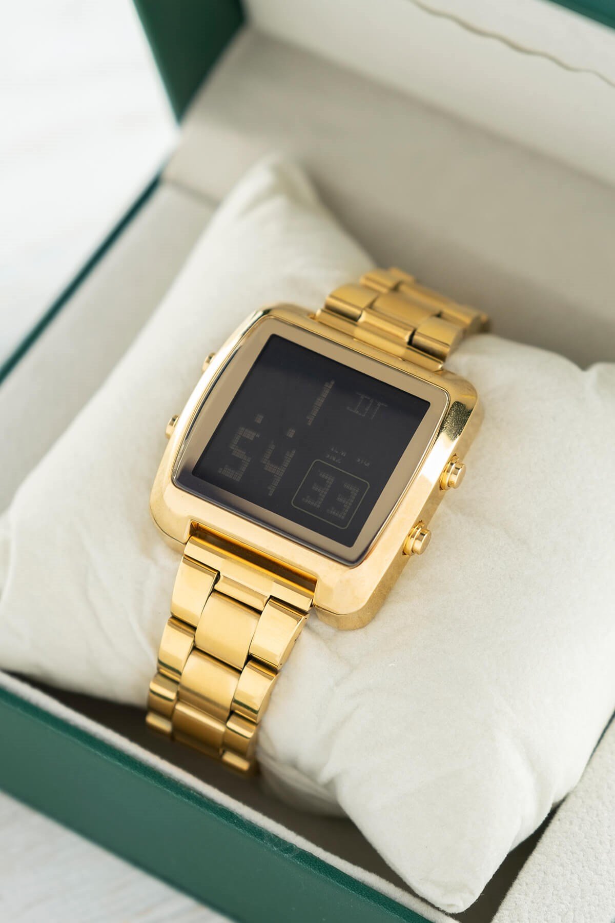 DIGITAL LED GOLD WATCHWATCHESWATCHOFROYALDGTLGOLDLEDDIGITAL LED GOLD WATCH