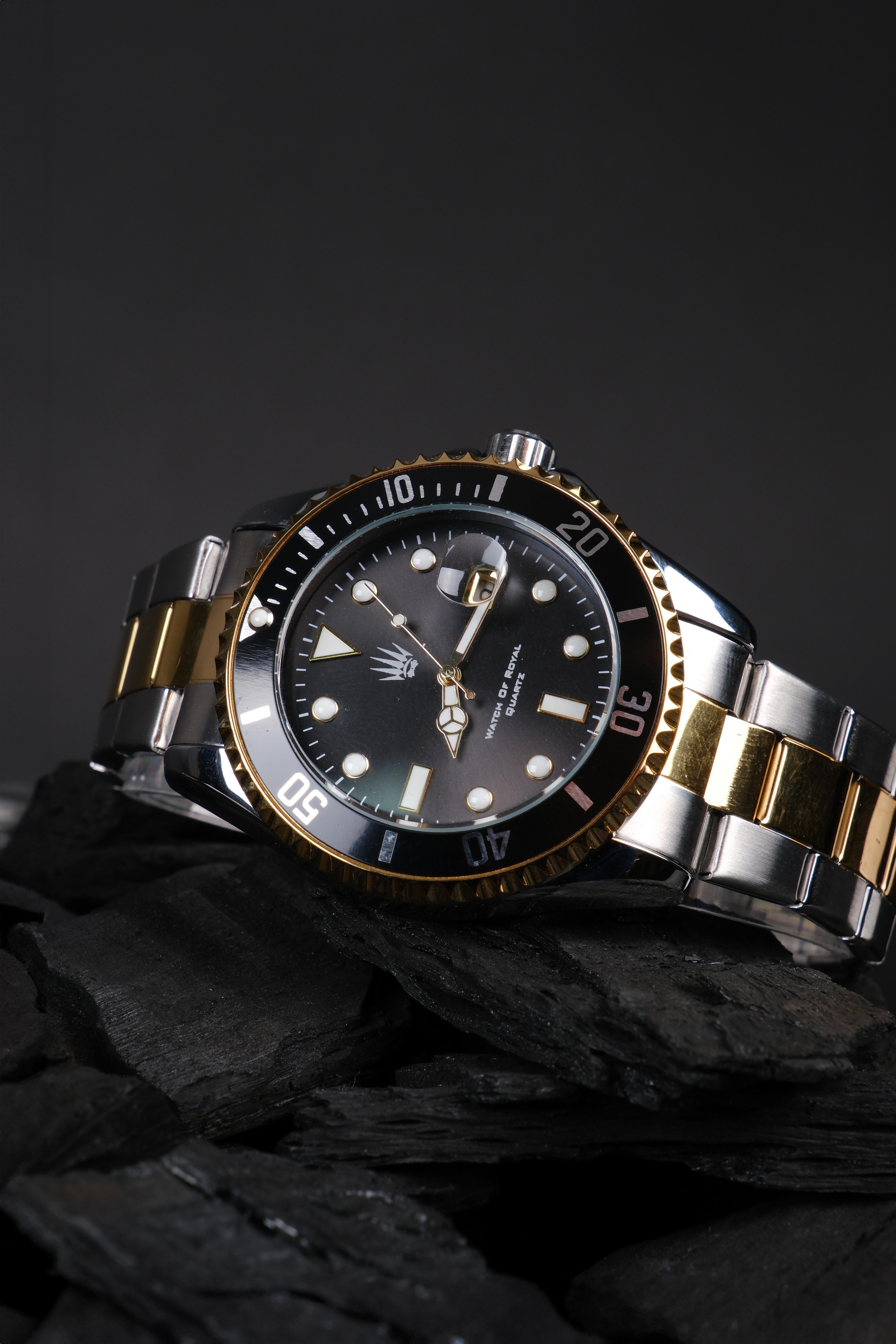 Richard Silver Gold Black Çelik Kol SaatiWatchesWATCHOFROYALRichardRichard Silver Gold Black Çelik Kol Saati