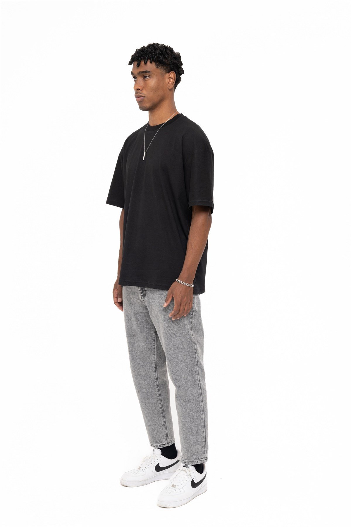 BASİC COLLECTİON BLACKT-SHIRTWATCH OF ROYALBSCBLACKBASİC COLLECTİON BLACK
