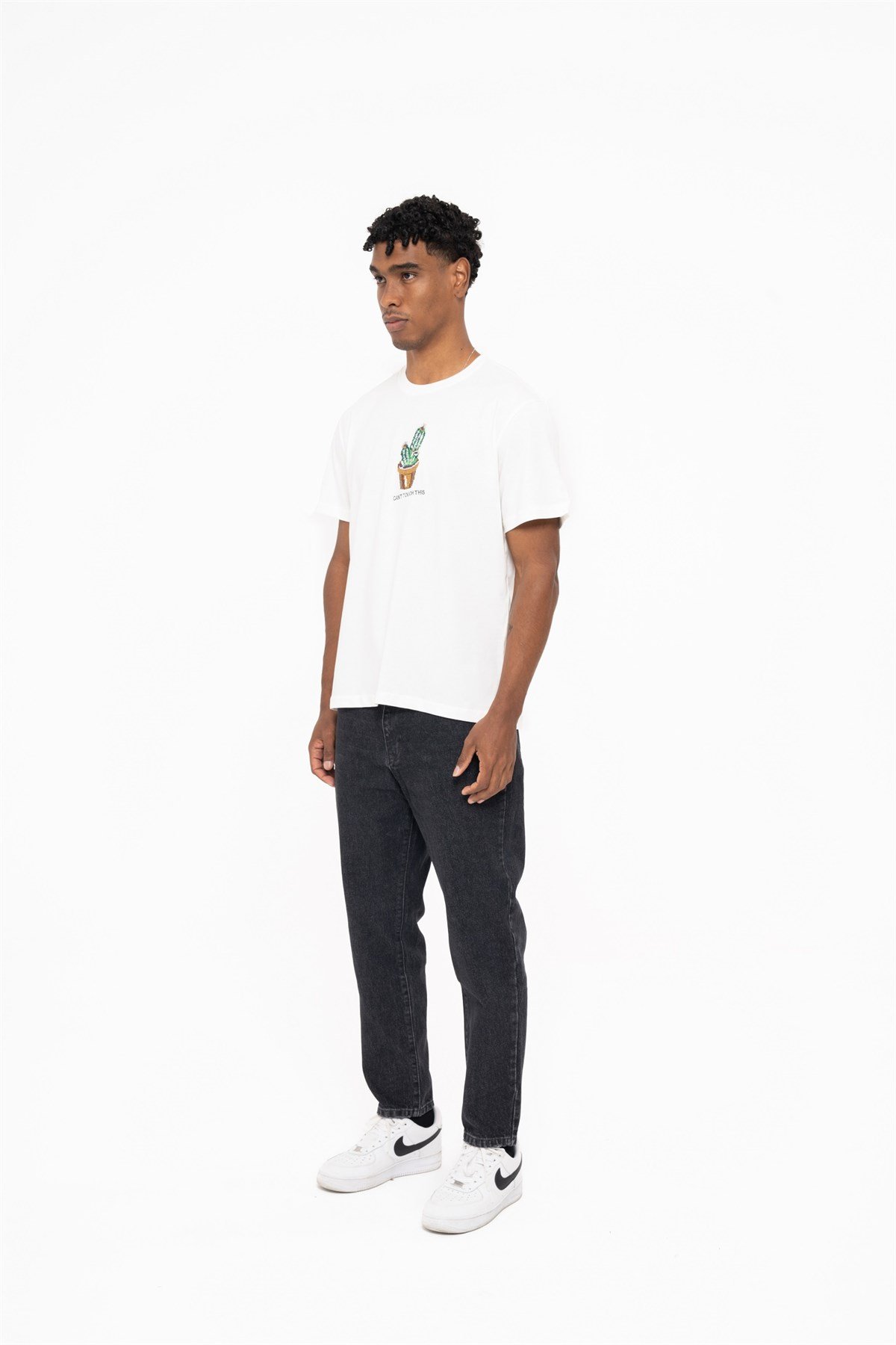 CACTUS T-SHIRT WHITET-SHIRTWATCH OF ROYALCACTUSWHİTECACTUS T-SHIRT WHITE
