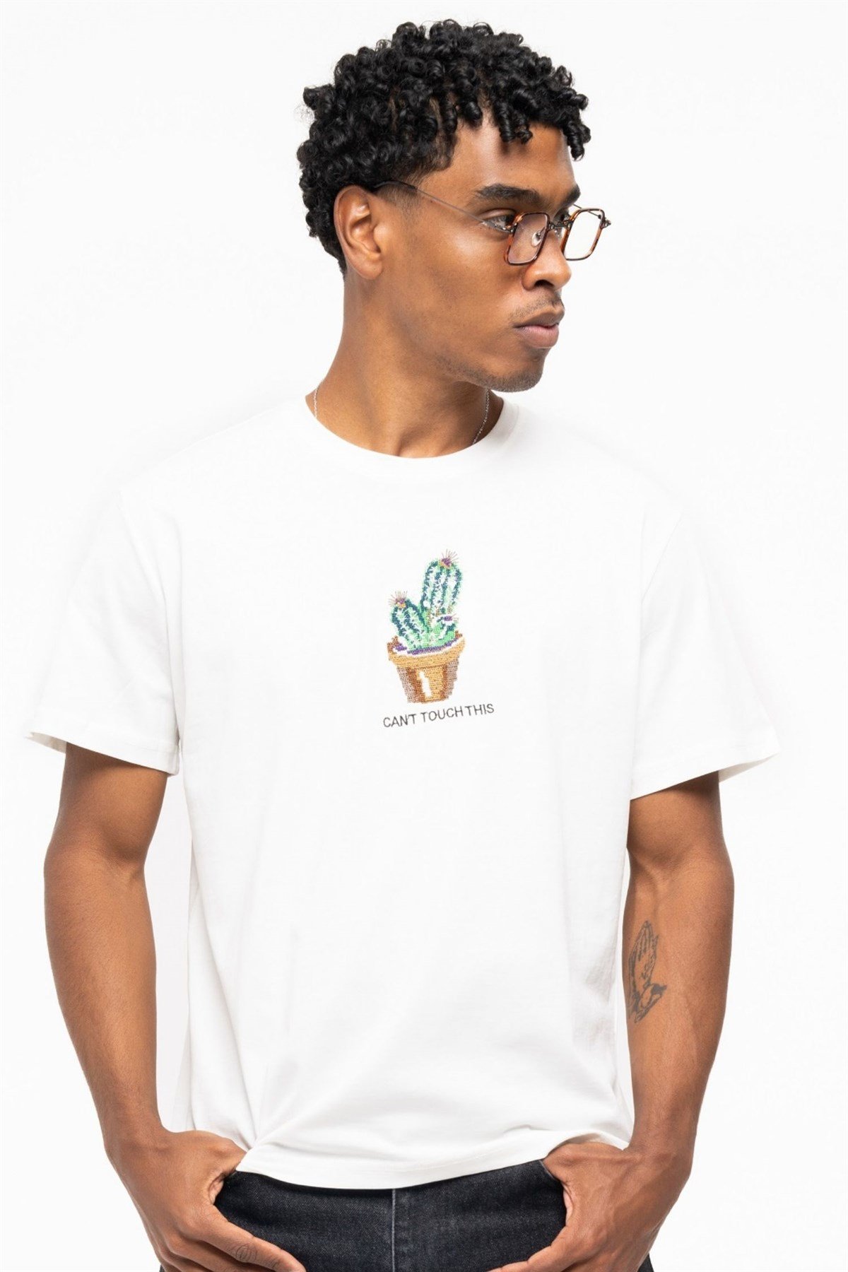 CACTUS T-SHIRT WHITET-SHIRTWATCH OF ROYALCACTUSWHİTECACTUS T-SHIRT WHITE