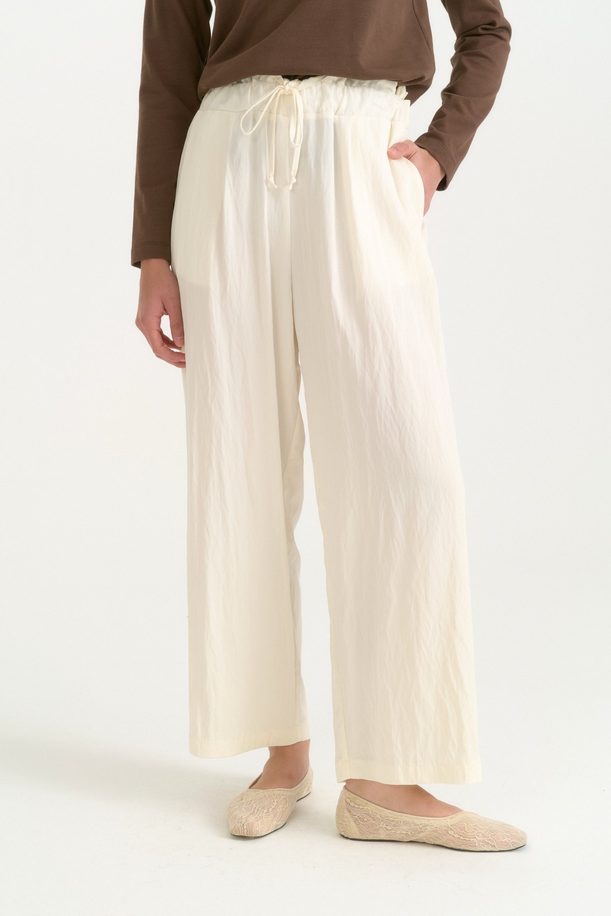 Beli Lastikli Düğme Detaylı Rayon Pantolon  Ekru