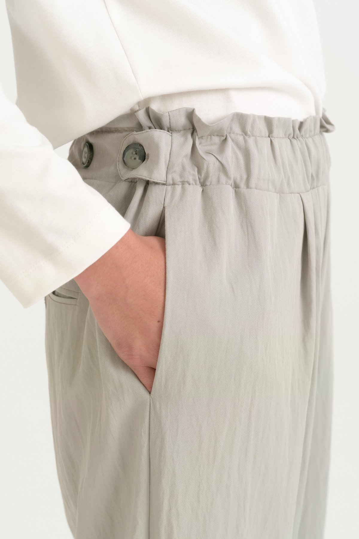 Beli Lastikli Düğme Detaylı Rayon Pantolon  Gri