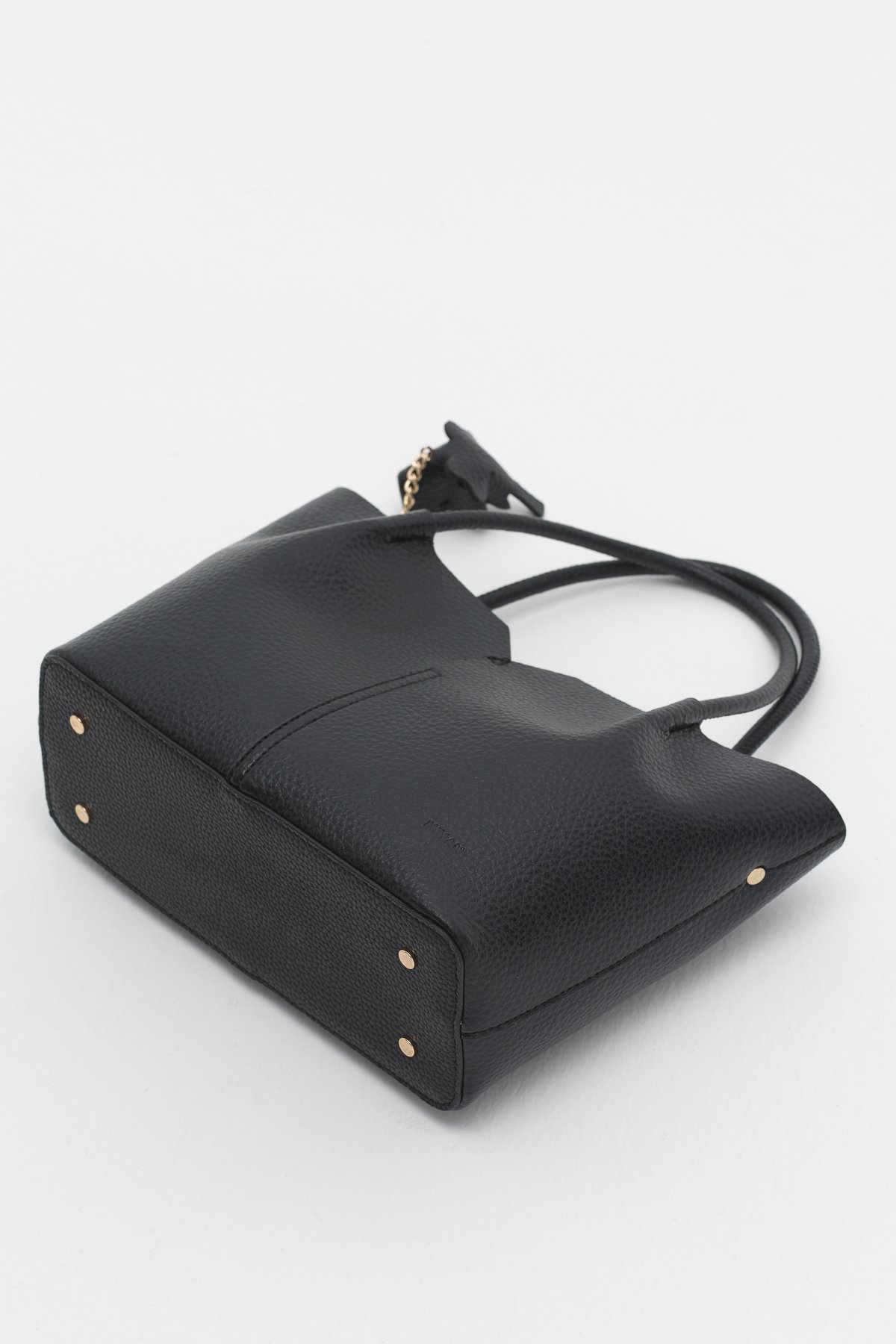 Charm Aksesuarlı Satchel Çanta  Siyah
