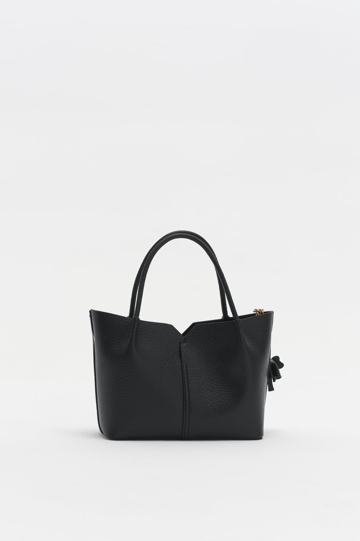 Charm Aksesuarlı Satchel Çanta  Siyah
