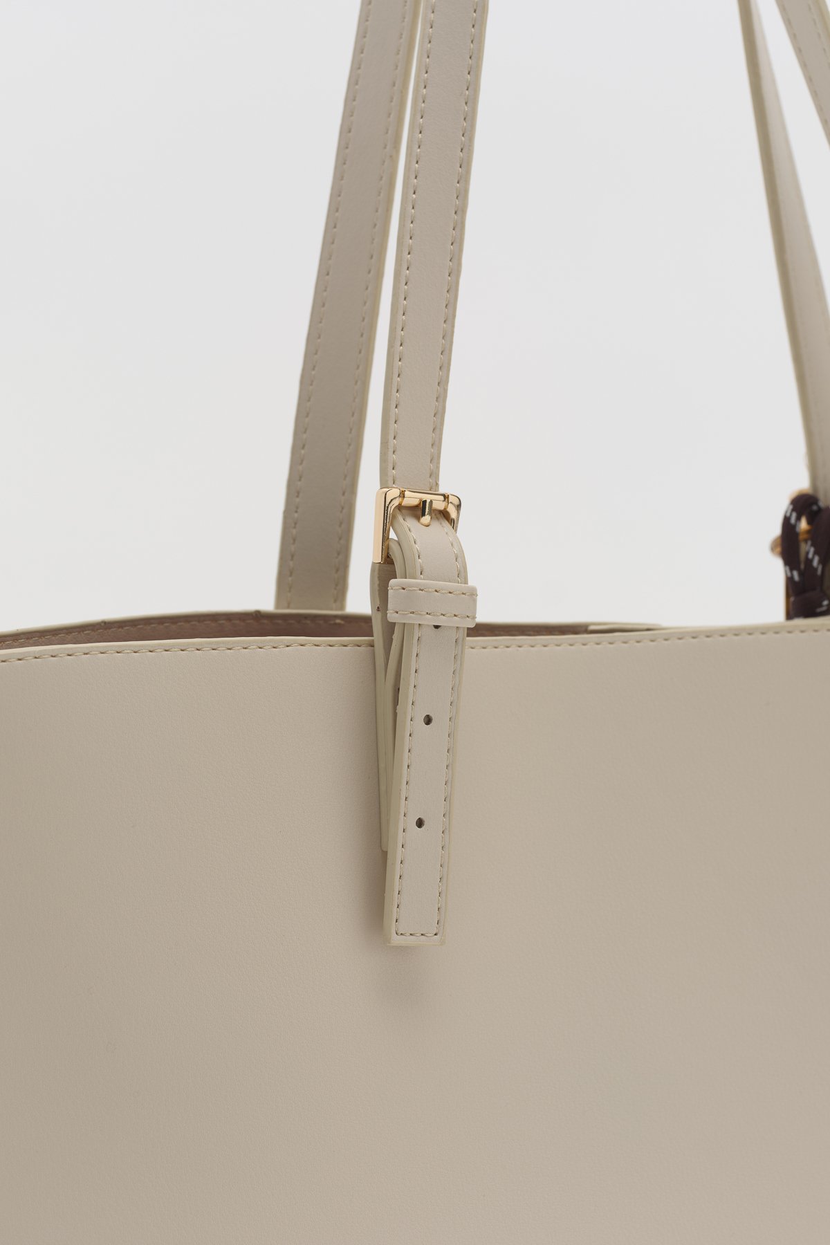 Çift Saplı Charm Detaylı Shopper Çanta  Bej