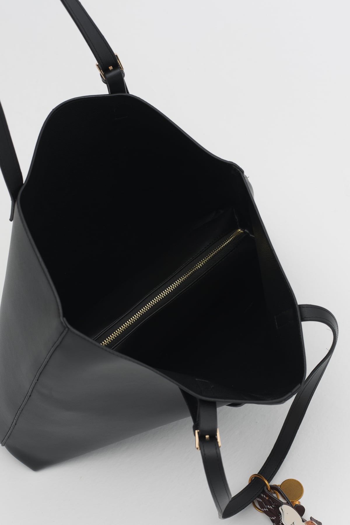 Çift Saplı Charm Detaylı Shopper Çanta  Siyah
