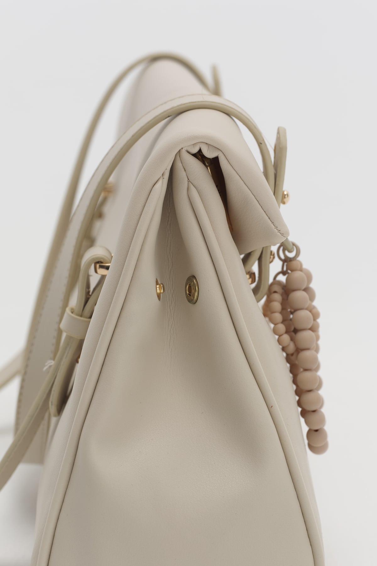 Çift Saplı Charm Detaylı Shopper Çanta  Bej