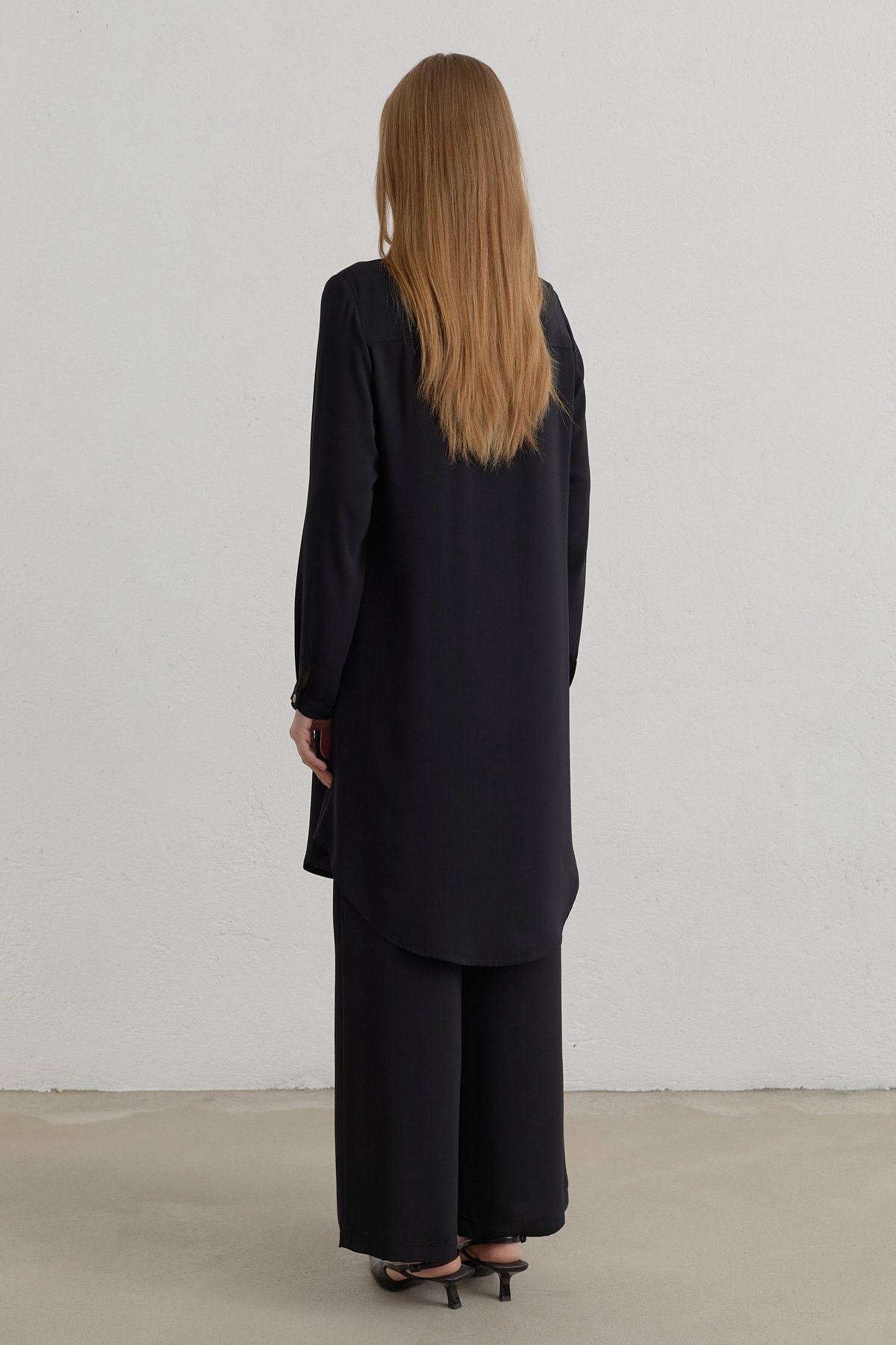 Fermuar Detaylı Hakim Yaka Basic Tunik  Siyah