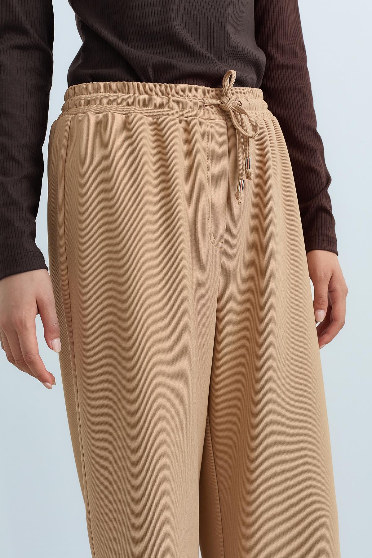 NİHAN Pantolon Nihan Beli Lastikli Bol Paça Örme Pantolon  Camel_modest