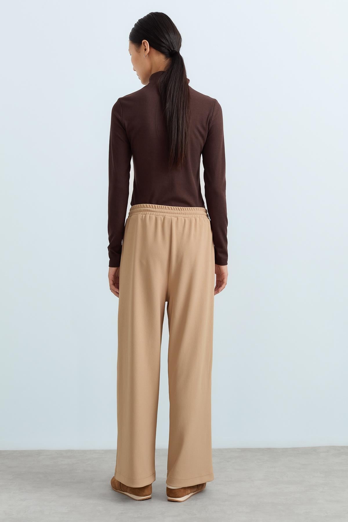 NİHAN Pantolon Nihan Beli Lastikli Bol Paça Örme Pantolon  Camel_modest