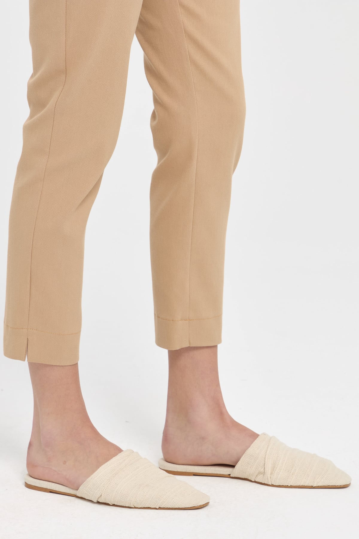 NİHAN Pants Nihan Dar Paça Kanvas Pantolon  Camel_modest