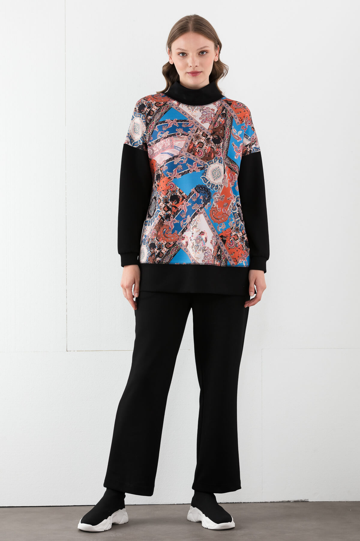 NİHAN Sweat Nihan Desen Garnili Scuba Sweat  Siyah_modest