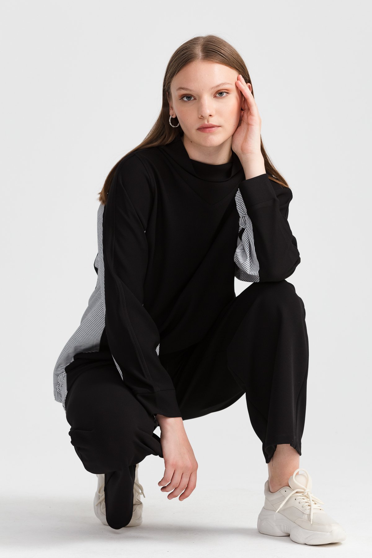 NİHAN Sweat Nihan Dik Yaka Oversize Sweat  Siyah_modest