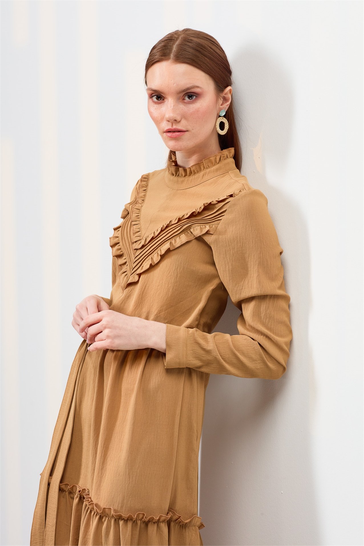 NİHAN Elbise Nihan Fırfır Detaylı Kuşaklı Elbise  Camel_modest