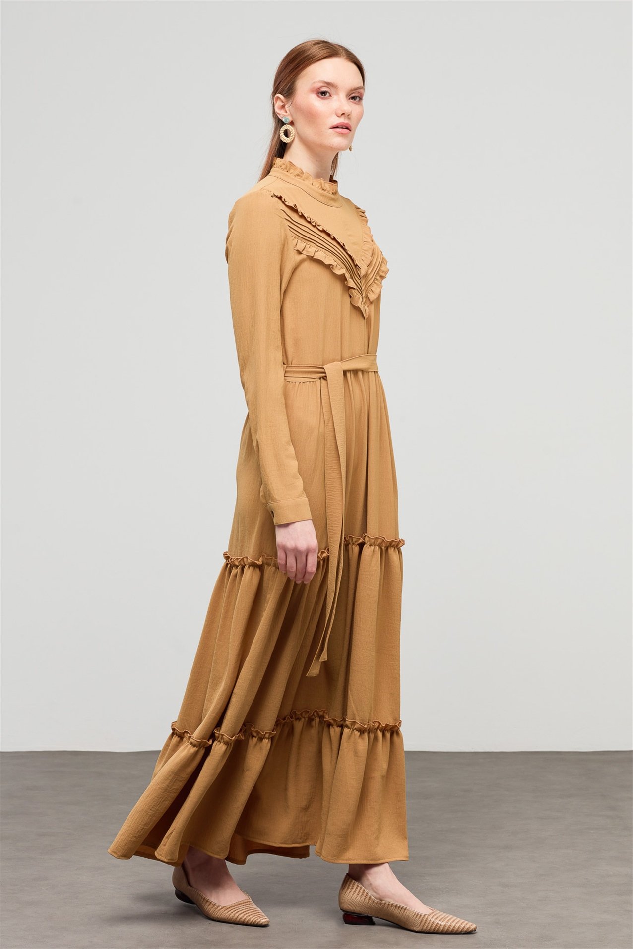 NİHAN Elbise Nihan Fırfır Detaylı Kuşaklı Elbise  Camel_modest