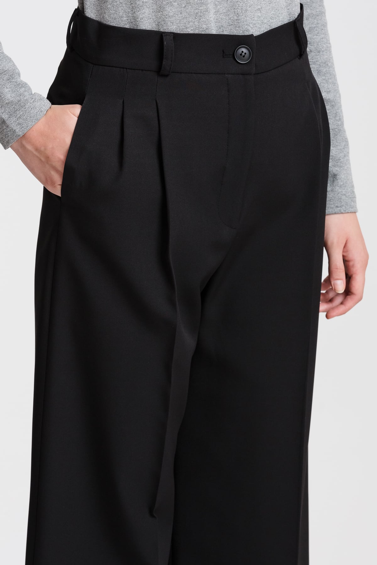NİHAN Pantolon Nihan Geniş Paça Pensli Pantolon  Siyah_modest