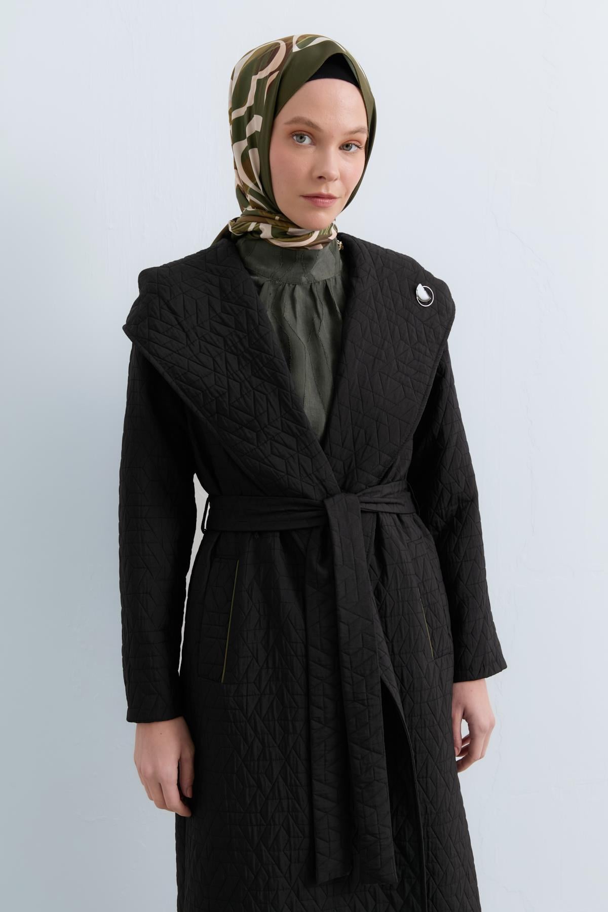 NİHAN Kap Nihan İnce Kapitone İri Kapşonlu Kuşaklı Trençkot  Siyah_modest
