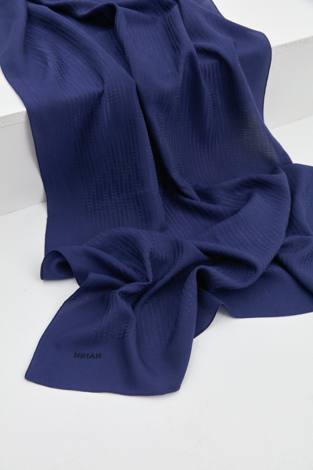 NİHAN Shawl Nihan Jakarlı Pamuk Lyocell Şal  Lacivert_modest