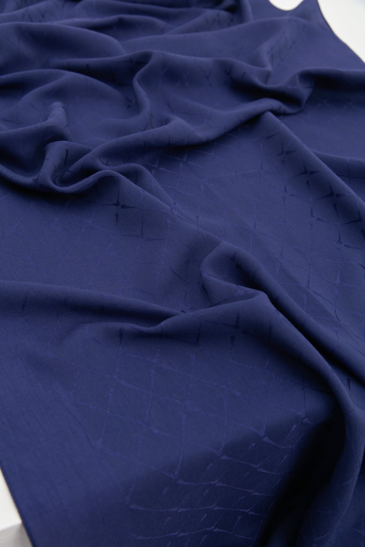 NİHAN Shawl Nihan Jakarlı Pamuk Lyocell Şal  Lacivert_modest