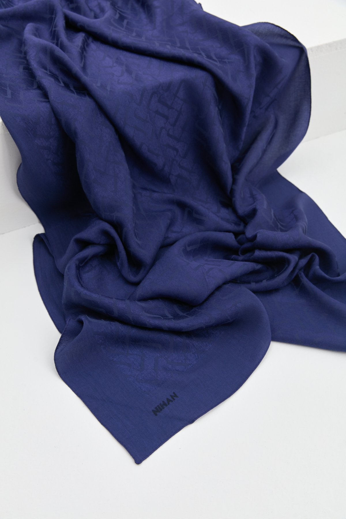NİHAN Shawl Nihan Jakarlı Pamuk Lyocell Şal  Lacivert_modest