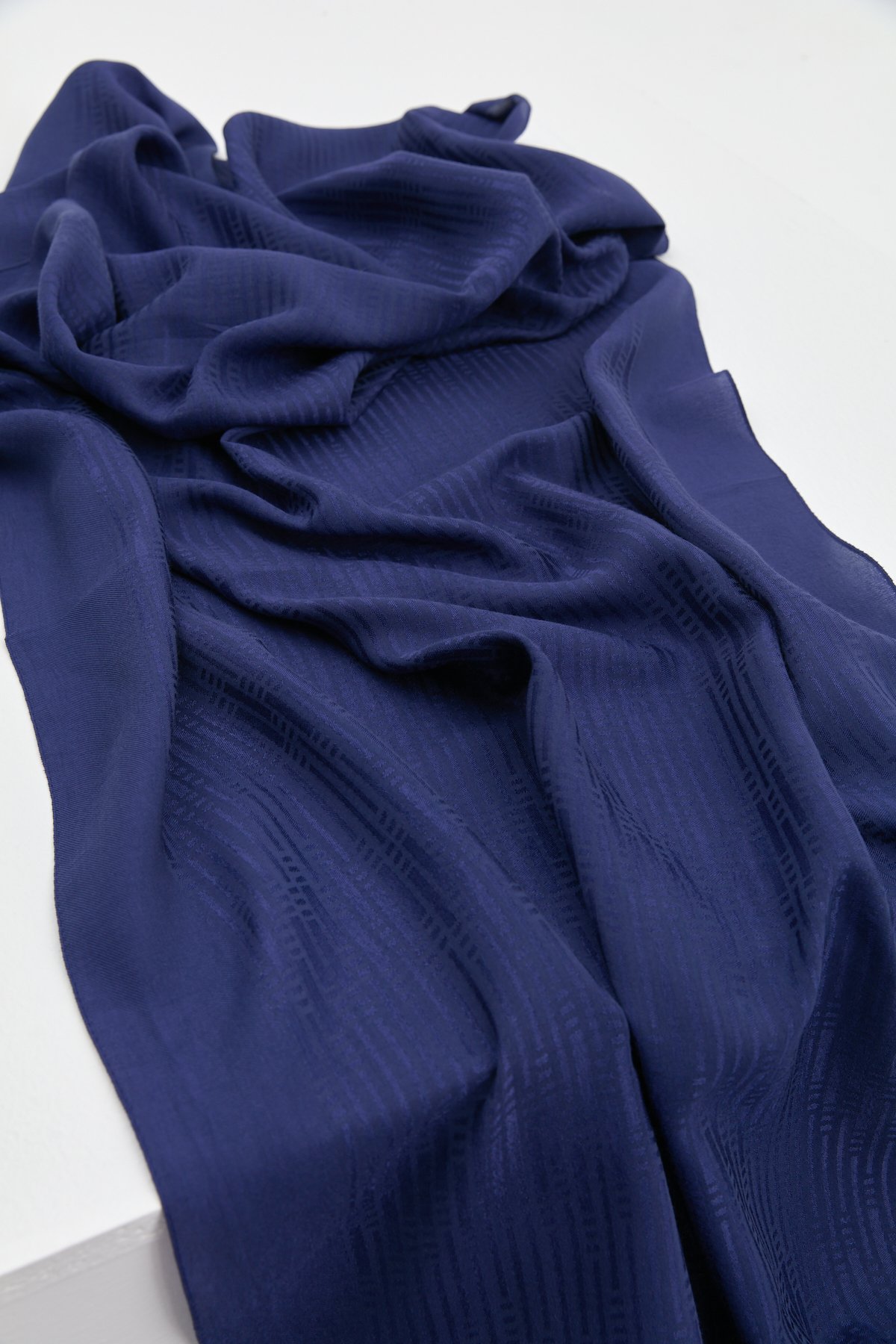 NİHAN Shawl Nihan Jakarlı Pamuk Lyocell Şal  Lacivert_modest