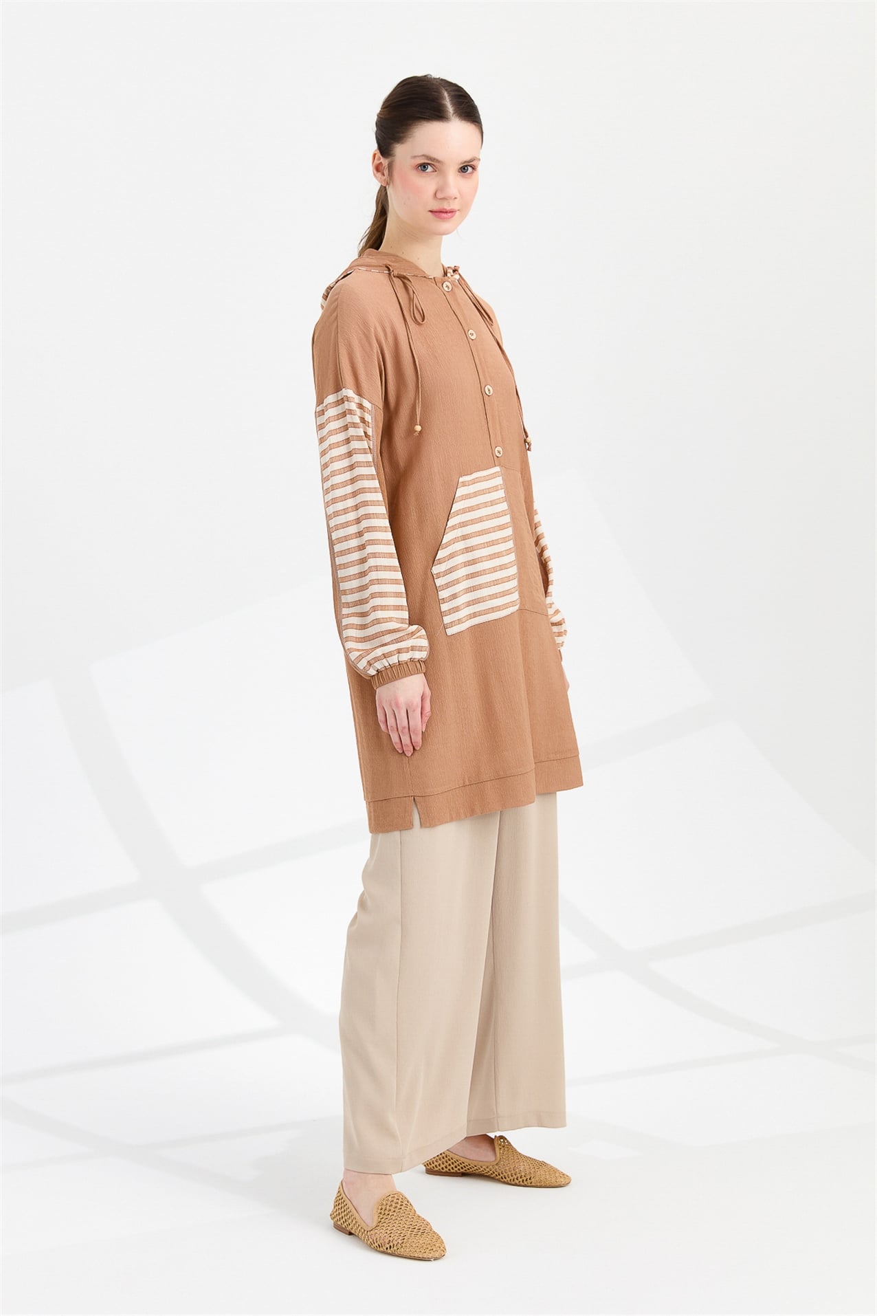 NİHAN Tunik Nihan Kapşonlu Kanguru Cepli Tunik  Camel_modest