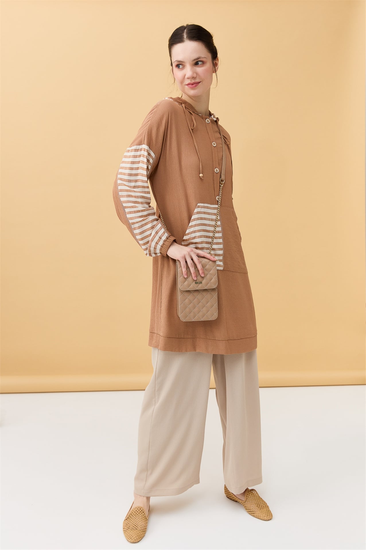 NİHAN Tunik Nihan Kapşonlu Kanguru Cepli Tunik  Camel_modest