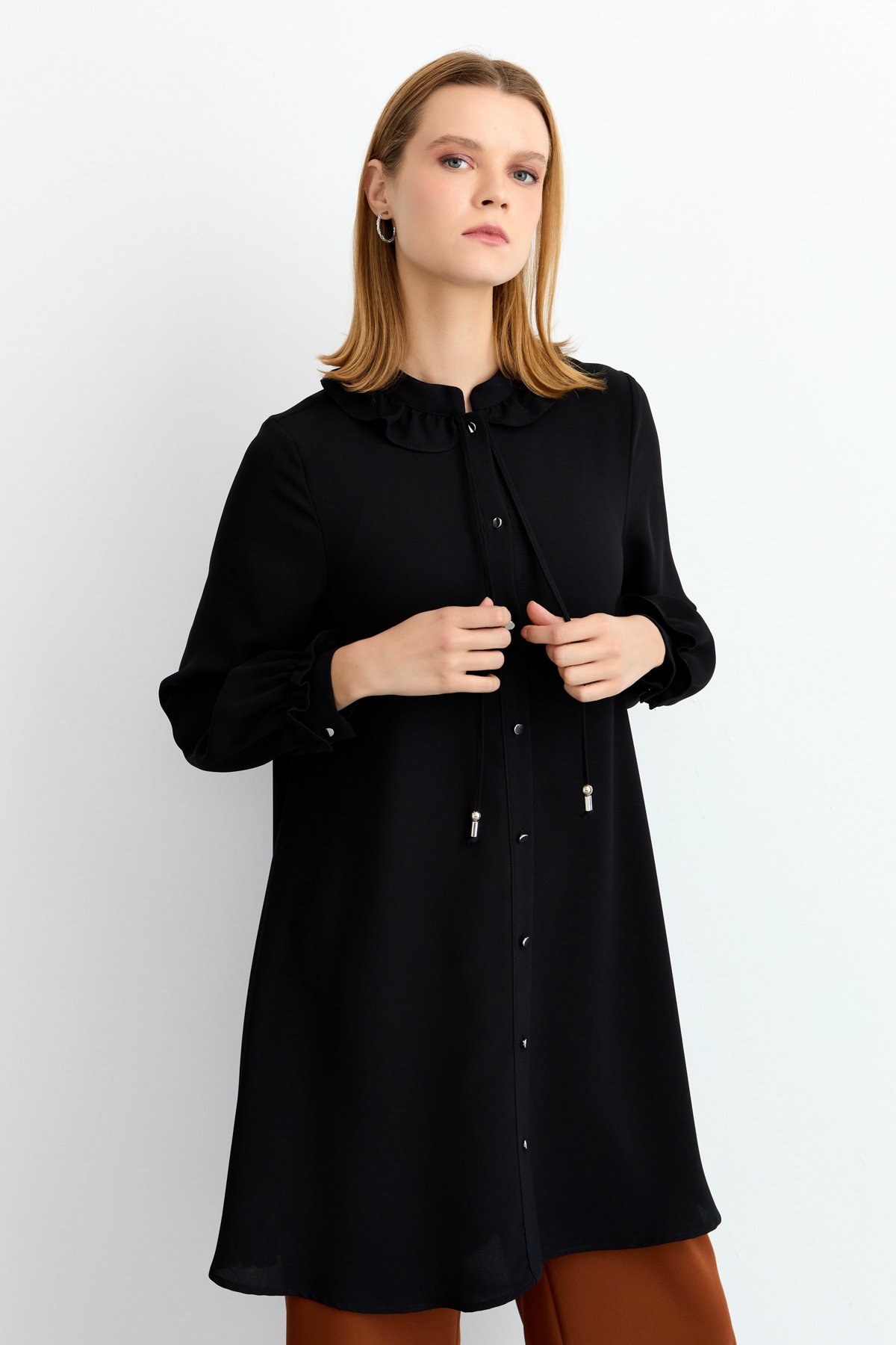 NİHAN Tunik Nihan Kol ve Yaka Detaylı Tunik  Siyah_modest