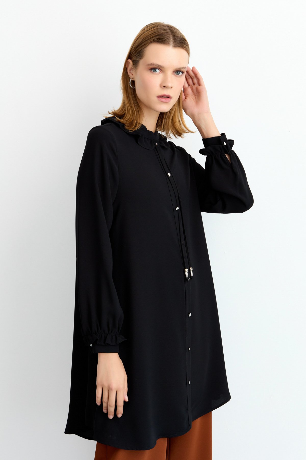 NİHAN Tunik Nihan Kol ve Yaka Detaylı Tunik  Siyah_modest