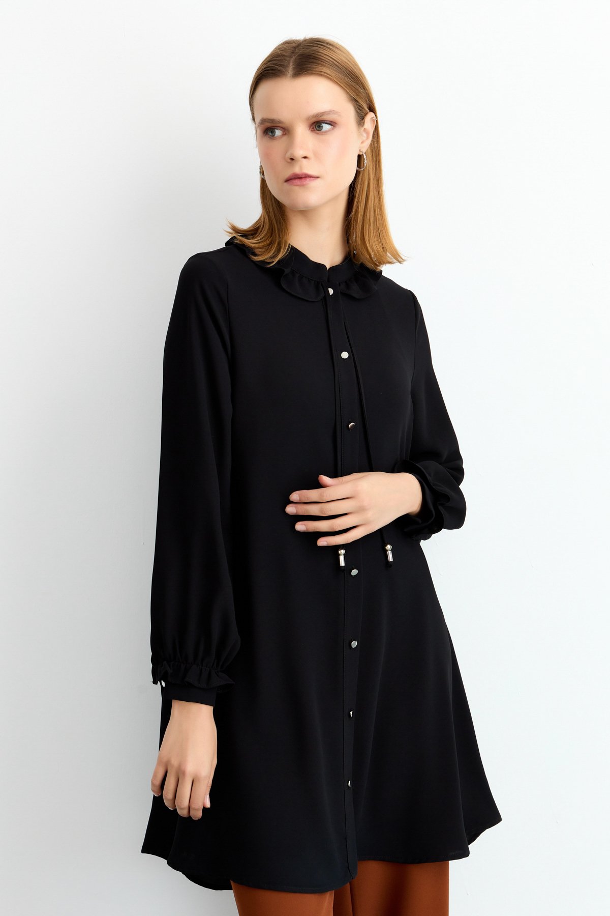NİHAN Tunik Nihan Kol ve Yaka Detaylı Tunik  Siyah_modest