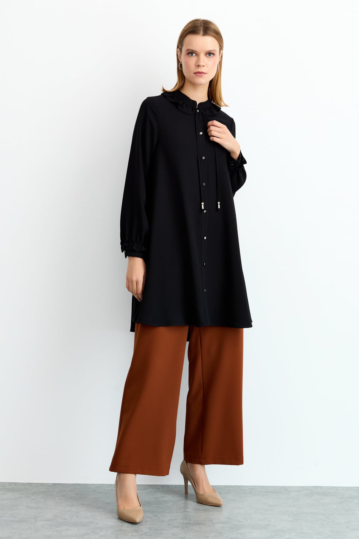 NİHAN Tunik Nihan Kol ve Yaka Detaylı Tunik  Siyah_modest