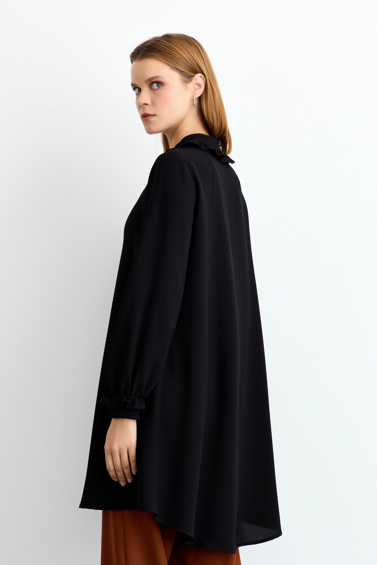 NİHAN Tunik Nihan Kol ve Yaka Detaylı Tunik  Siyah_modest
