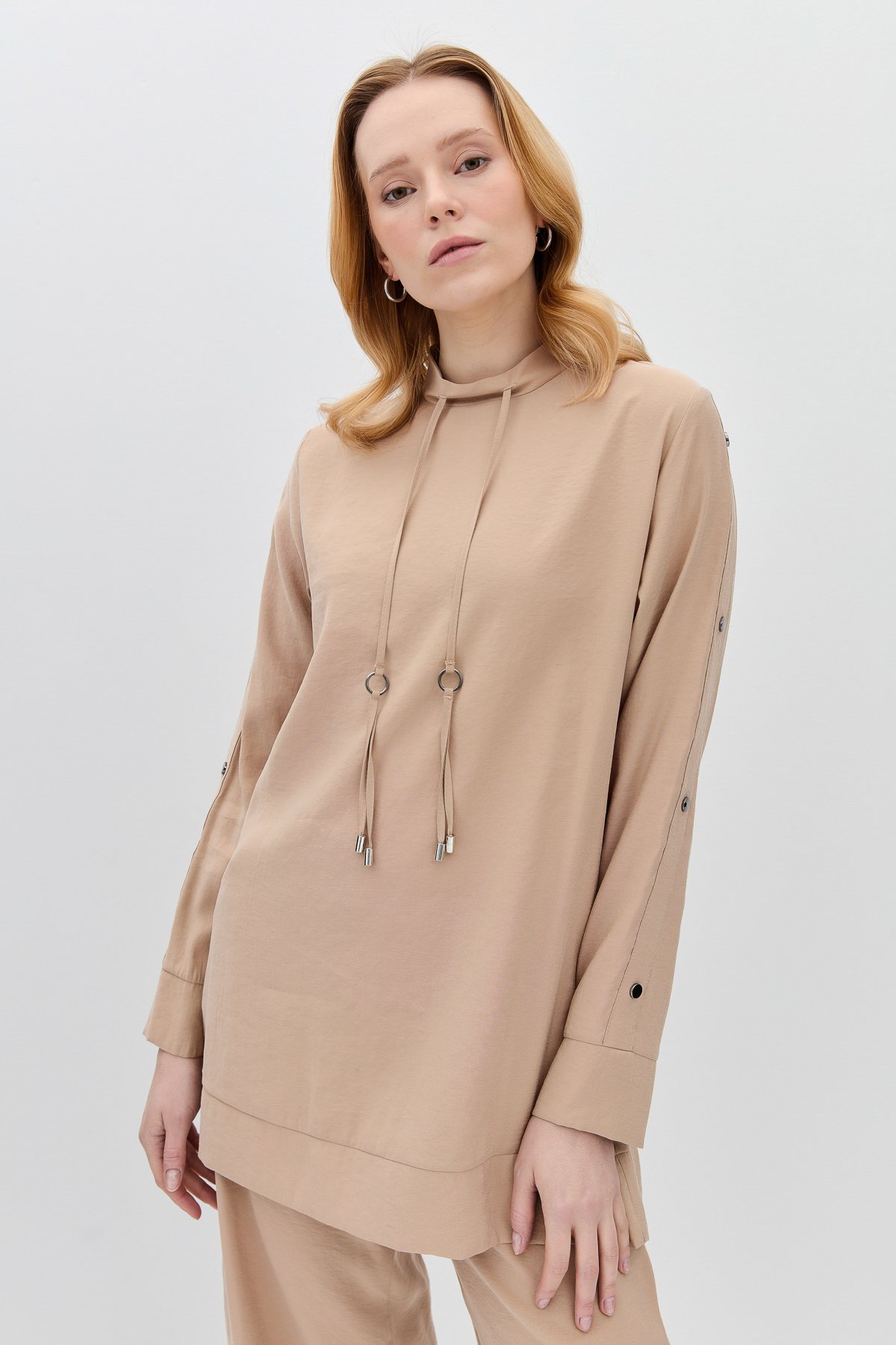 NİHAN Takım Nihan Kolları Çıt Çıt Detaylı Pantolon Tunik Takım  Bej_modest