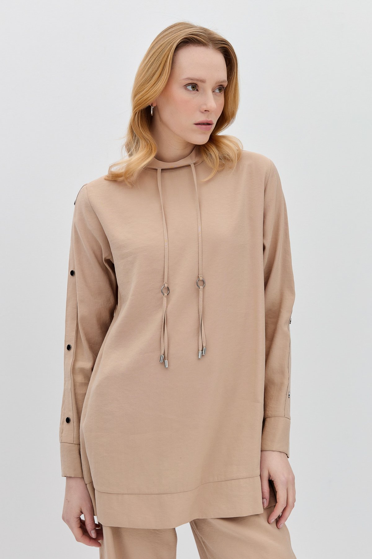 NİHAN Takım Nihan Kolları Çıt Çıt Detaylı Pantolon Tunik Takım  Bej_modest
