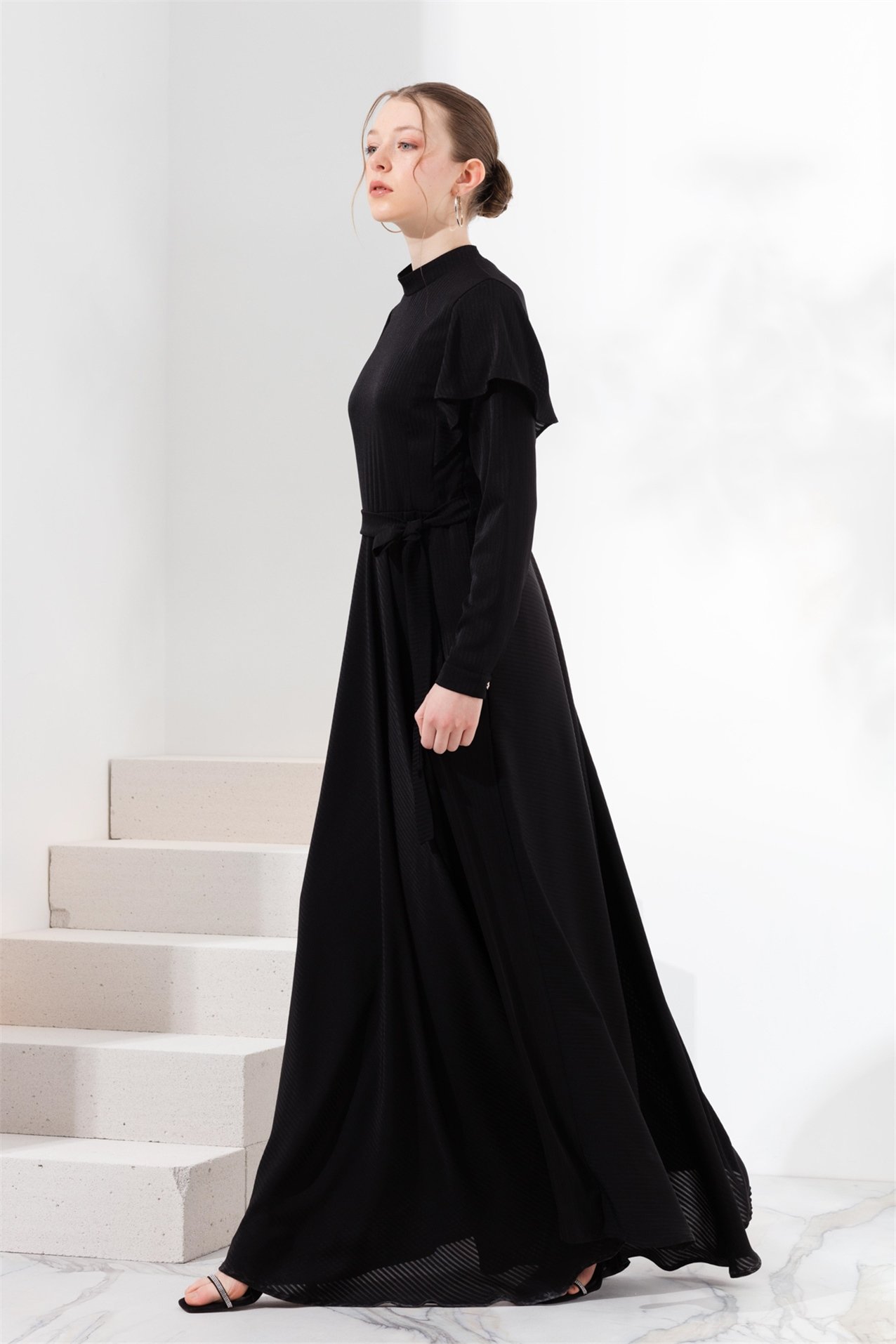 NİHAN Elbise Nihan Kolları Volanlı Yarım Daire Elbise  Siyah_modest