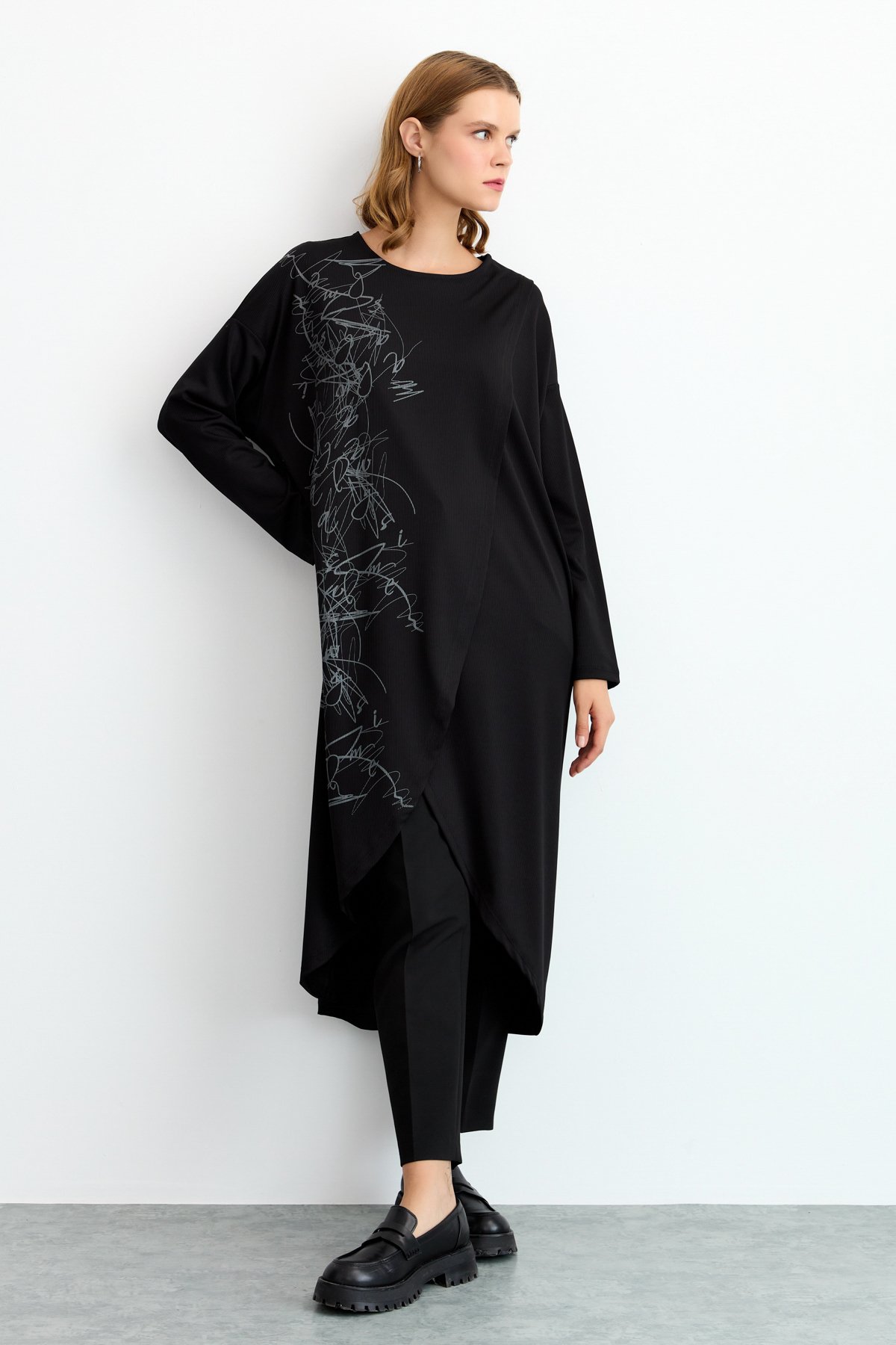 NİHAN Tunik Nihan Önü Baskılı Tunik  Siyah_modest