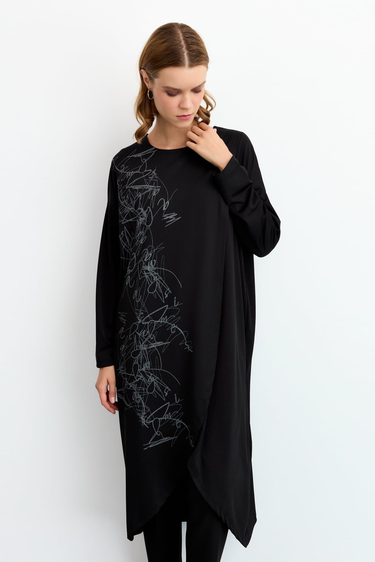 NİHAN Tunik Nihan Önü Baskılı Tunik  Siyah_modest